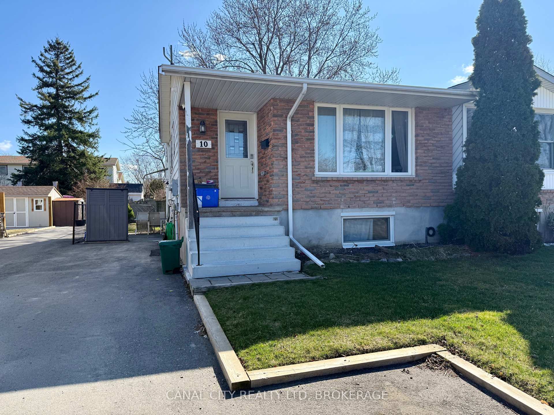 Photo 1 of 10 Baldwin Circle, Thorold, Confederation Heights — HOMEH