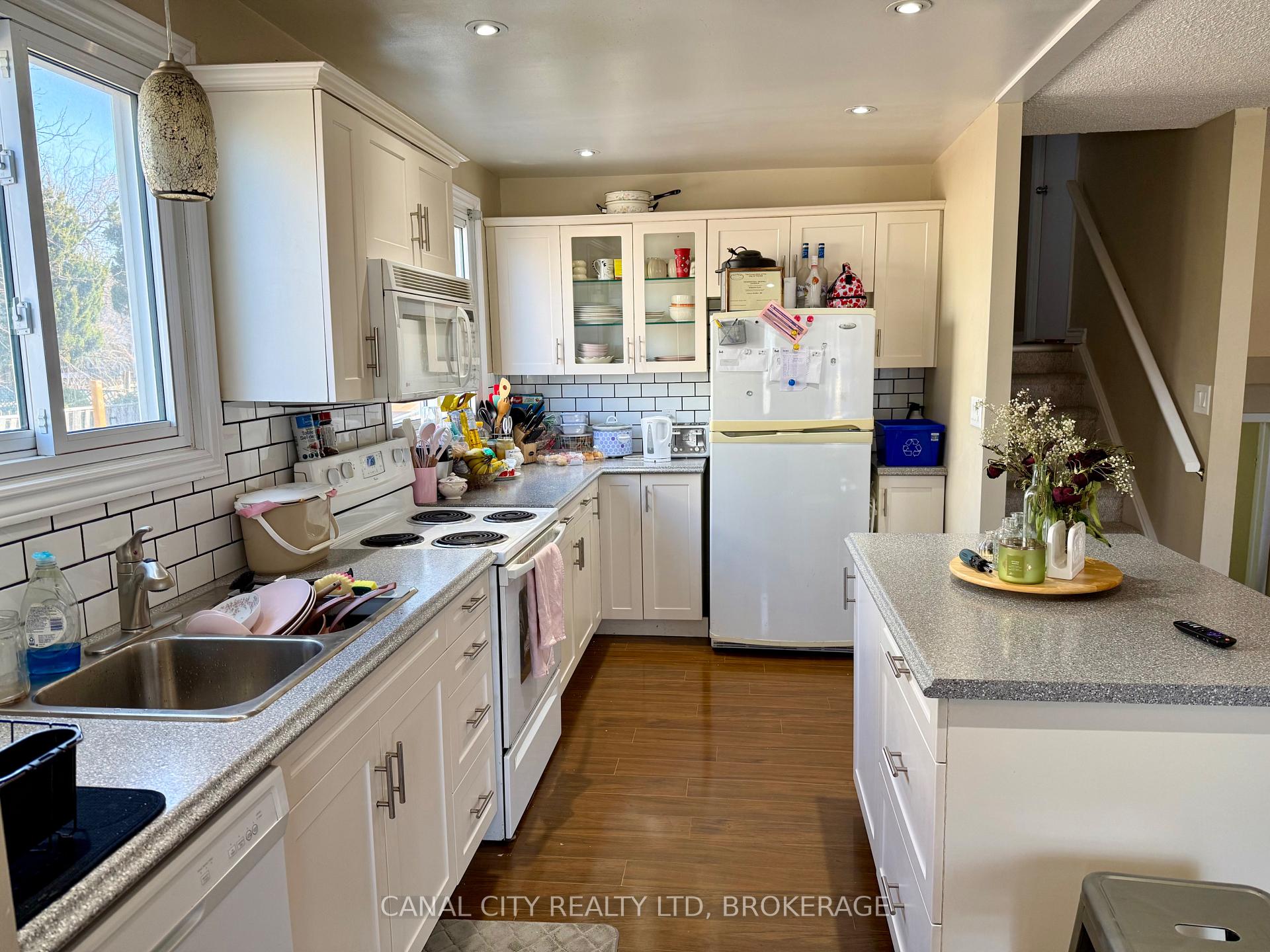 Photo 7 of 10 Baldwin Circle, Thorold, Confederation Heights — HOMEH