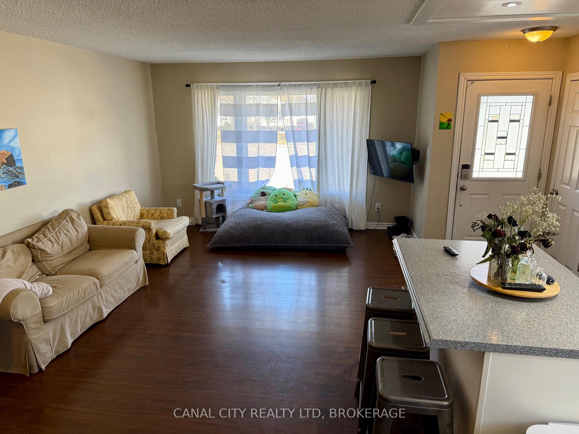 Photo 9 of 10 Baldwin Circle, Thorold, Confederation Heights — HOMEH