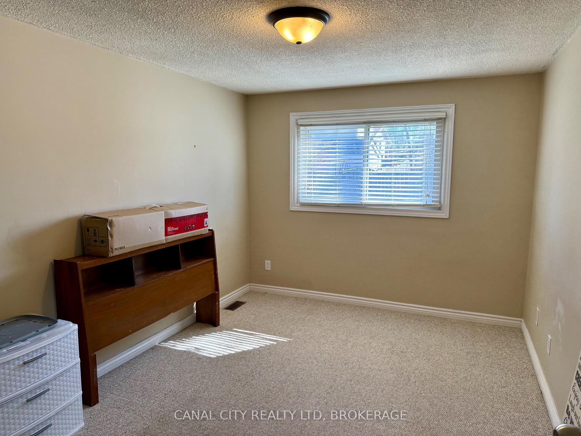 Photo 11 of 10 Baldwin Circle, Thorold, Confederation Heights — HOMEH