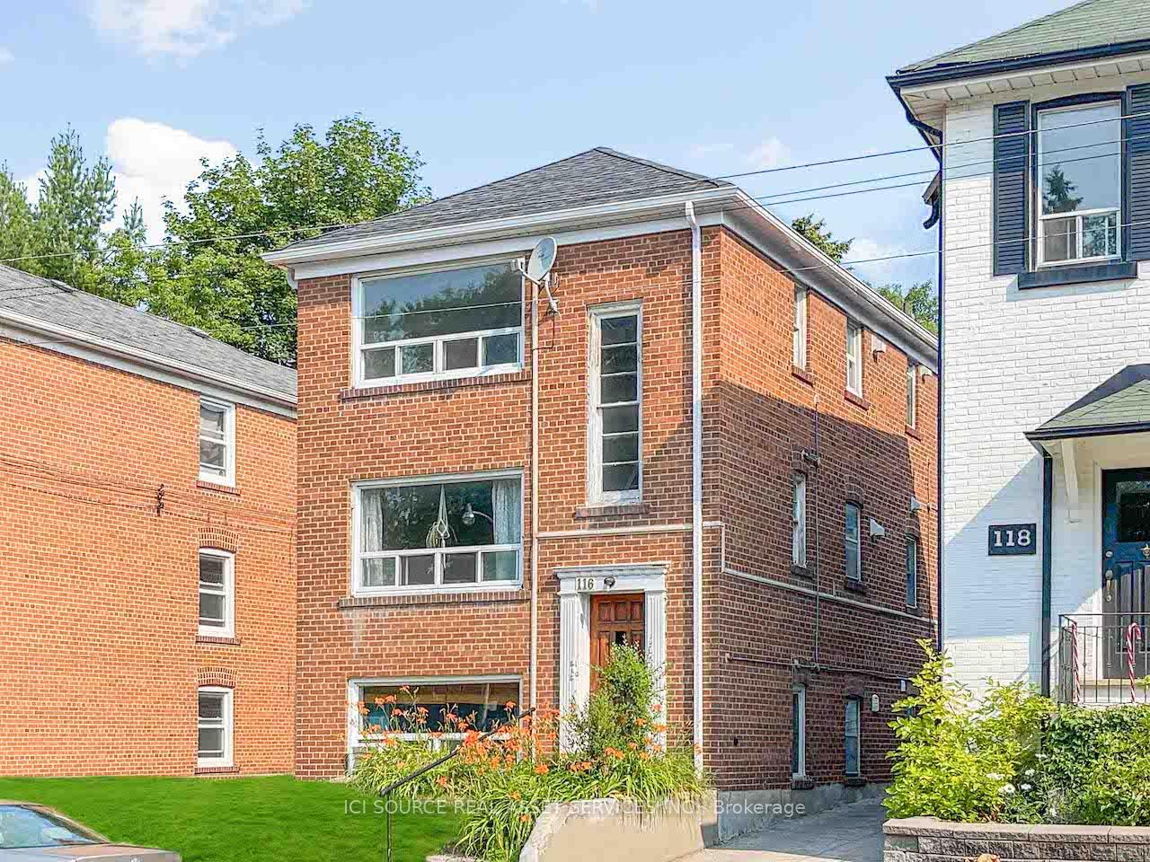 Front of Unit 3, 114 Eastwood Road