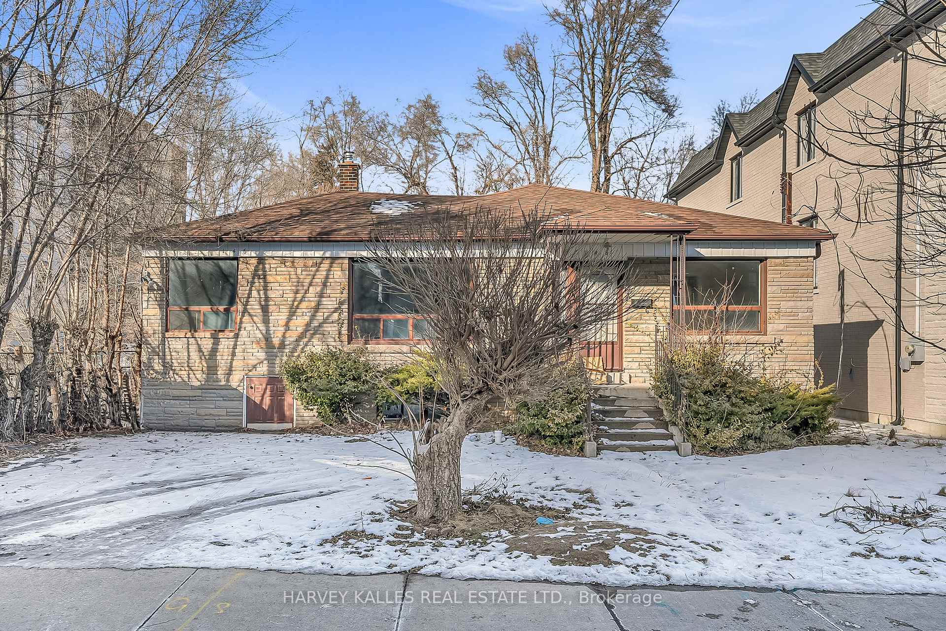 Front of 146 Bannockburn Avenue