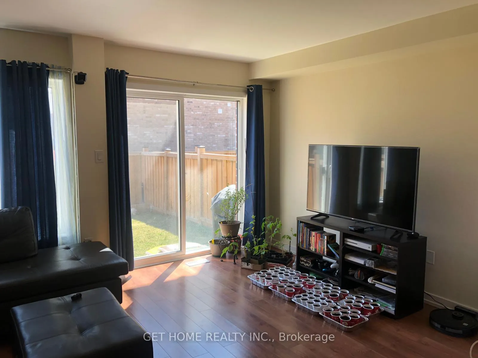 Photo 3 of 6 Baffin Crescent, Brampton, Northwest Brampton — HOMEH