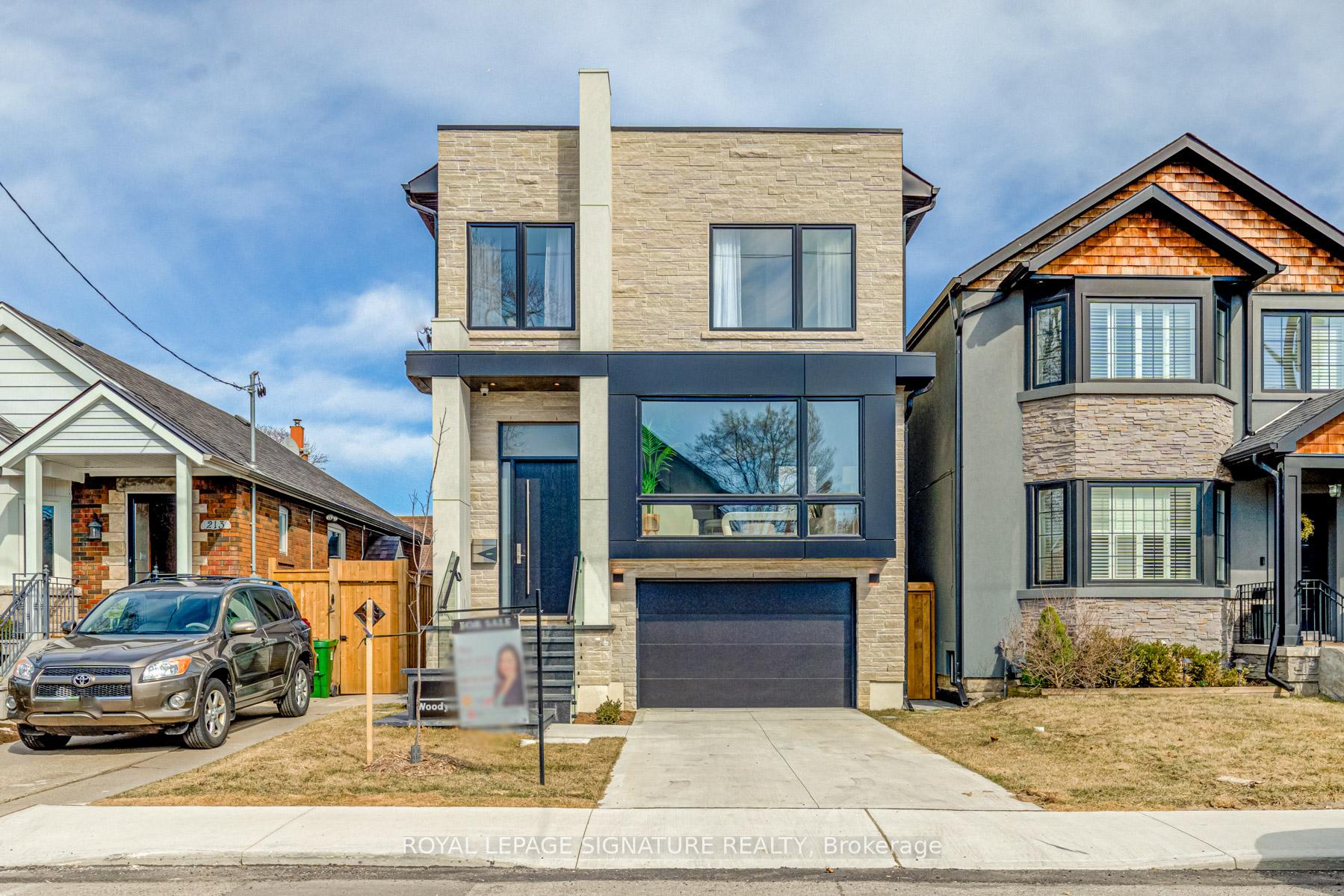 Front of 211 Woodycrest Avenue