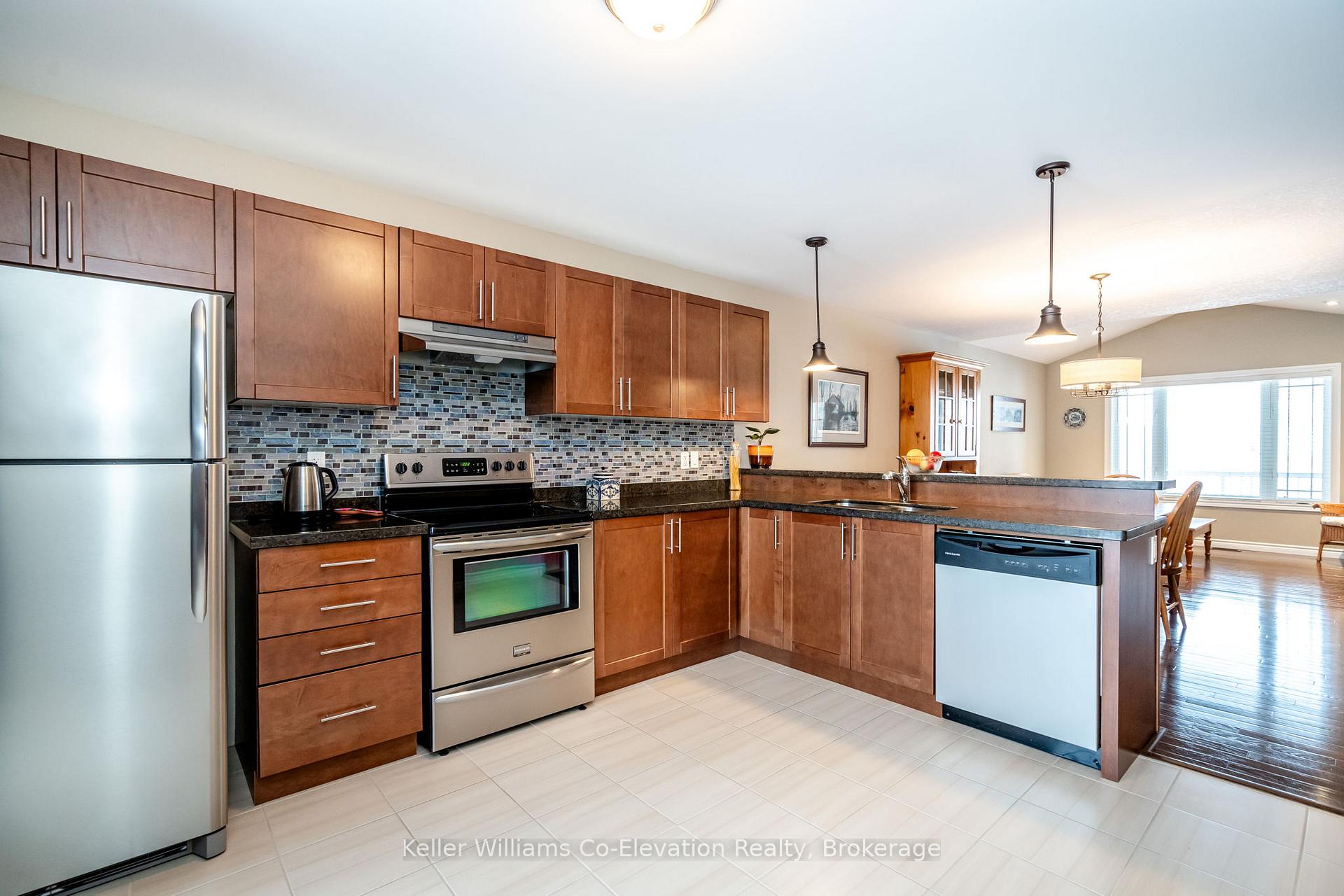 Photo 5 of 7 Sheppard Drive, Tay, Victoria Harbour — HOMEH