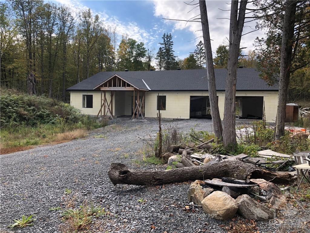 Photo 2 of 367 Concession 12B Lanark Road, Tay Valley, Bathurst/Burgess & Sherbrooke (Bathurst) Twp — HOMEH