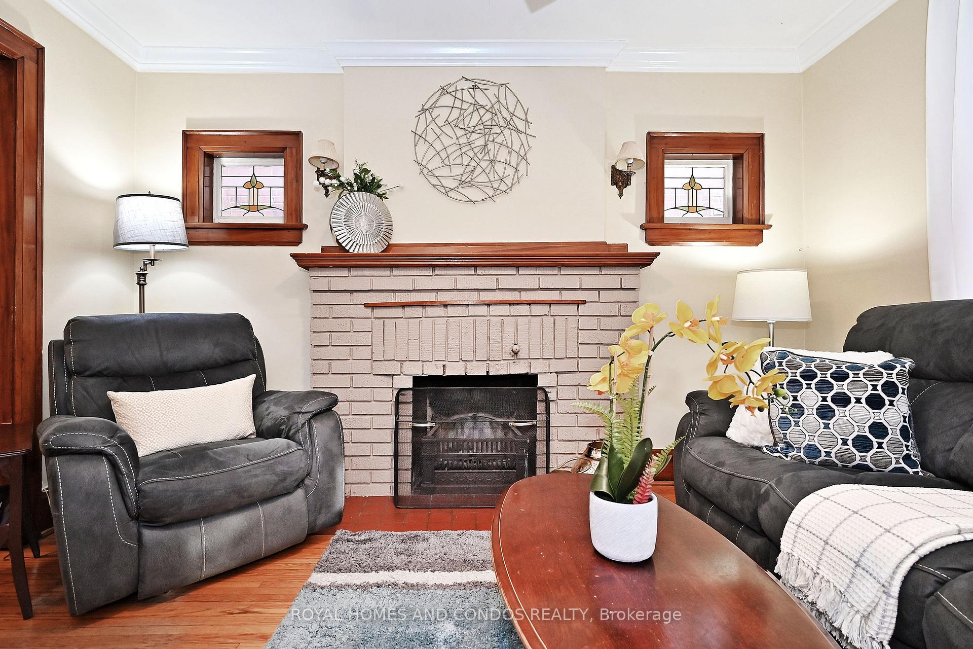 Photo 5 of 125 Dawes Road, Toronto, Crescent Town — HOMEH