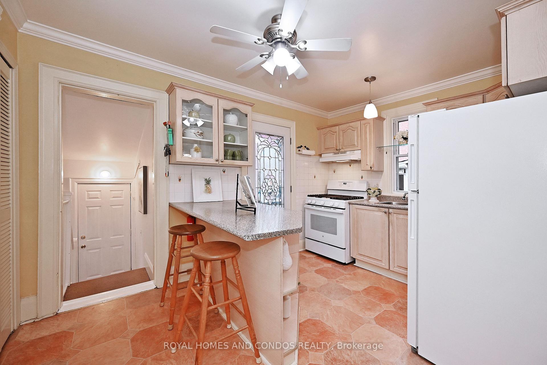 Photo 11 of 125 Dawes Road, Toronto, Crescent Town — HOMEH