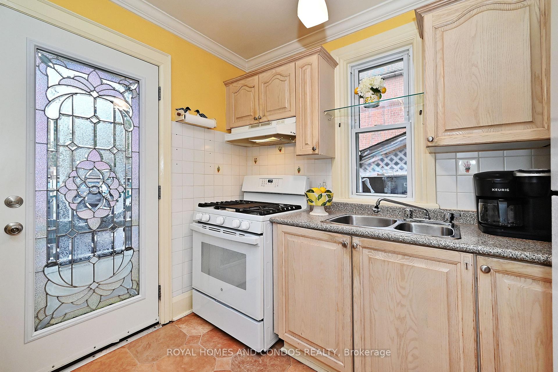 Photo 13 of 125 Dawes Road, Toronto, Crescent Town — HOMEH