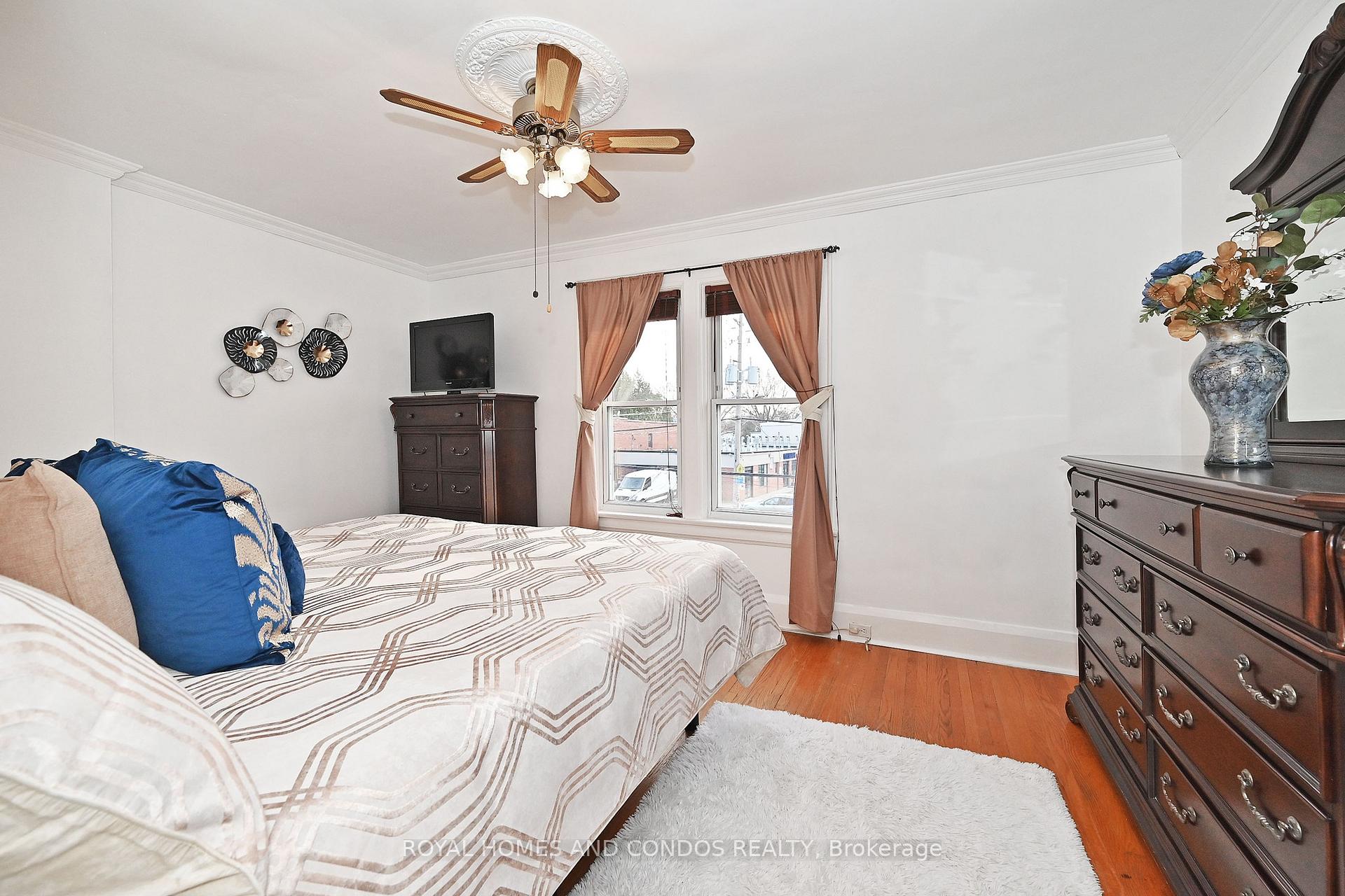 Photo 20 of 125 Dawes Road, Toronto, Crescent Town — HOMEH