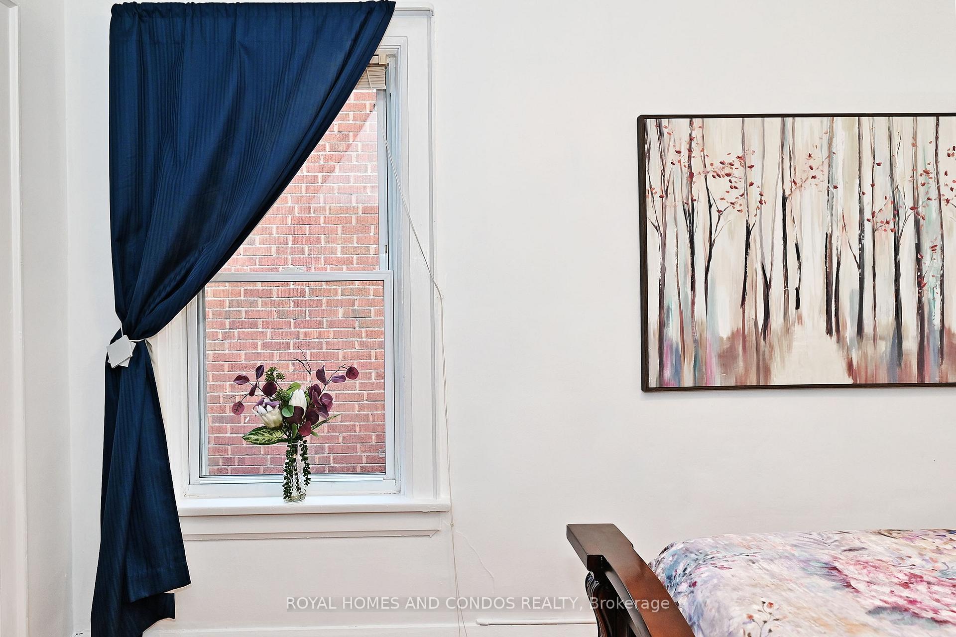 Photo 25 of 125 Dawes Road, Toronto, Crescent Town — HOMEH