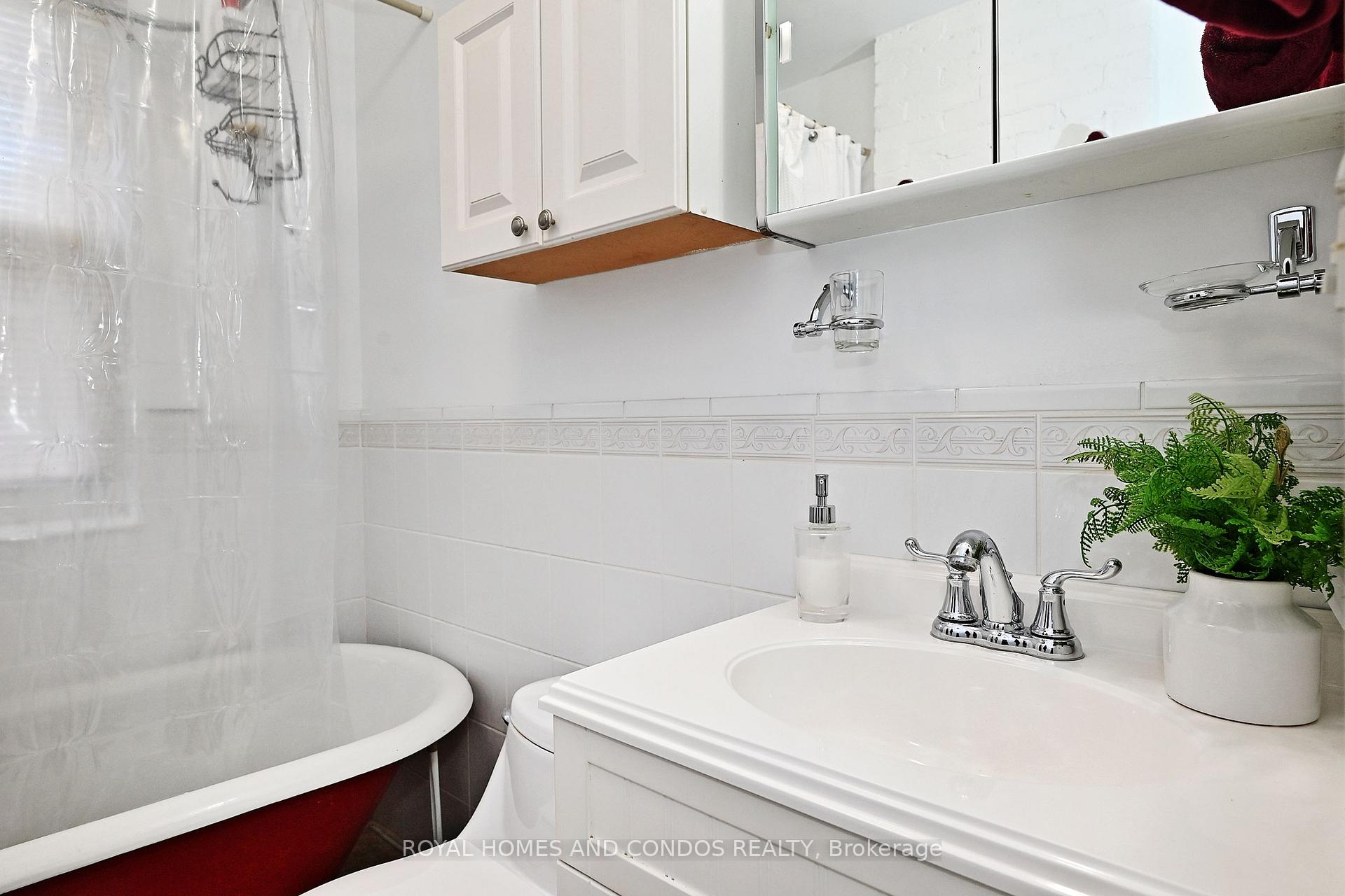 Photo 29 of 125 Dawes Road, Toronto, Crescent Town — HOMEH