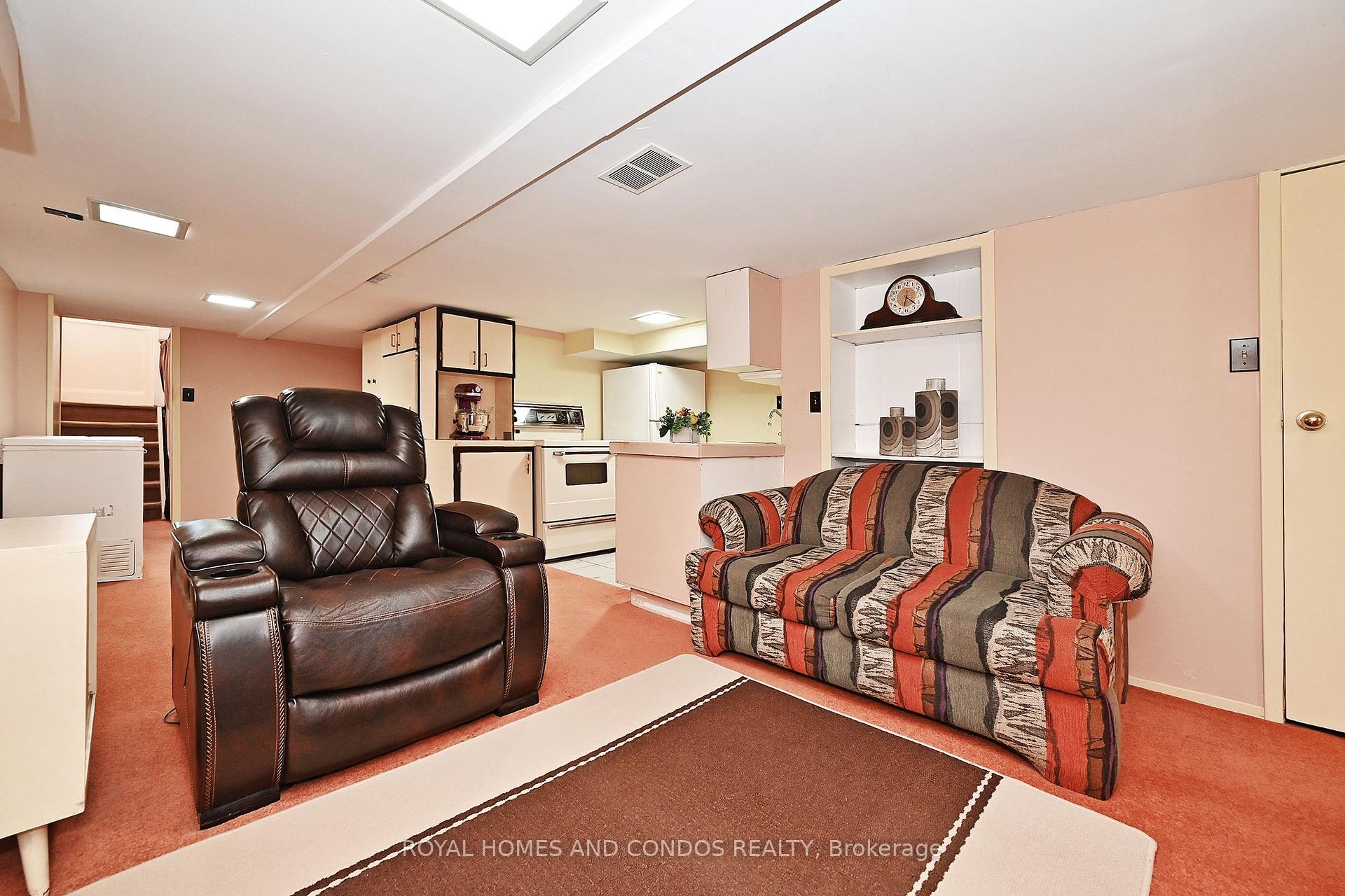 Photo 31 of 125 Dawes Road, Toronto, Crescent Town — HOMEH