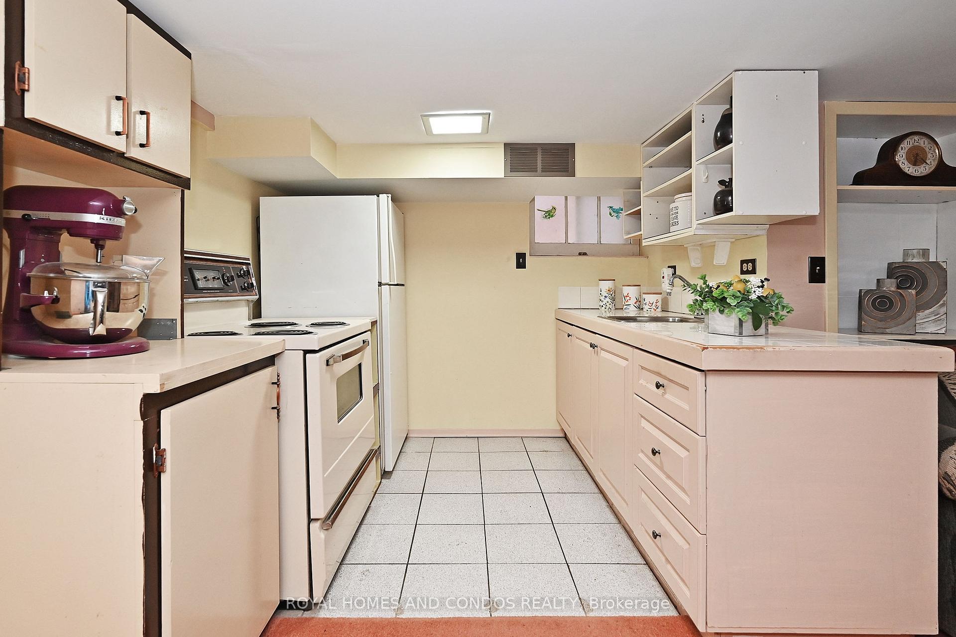 Photo 33 of 125 Dawes Road, Toronto, Crescent Town — HOMEH