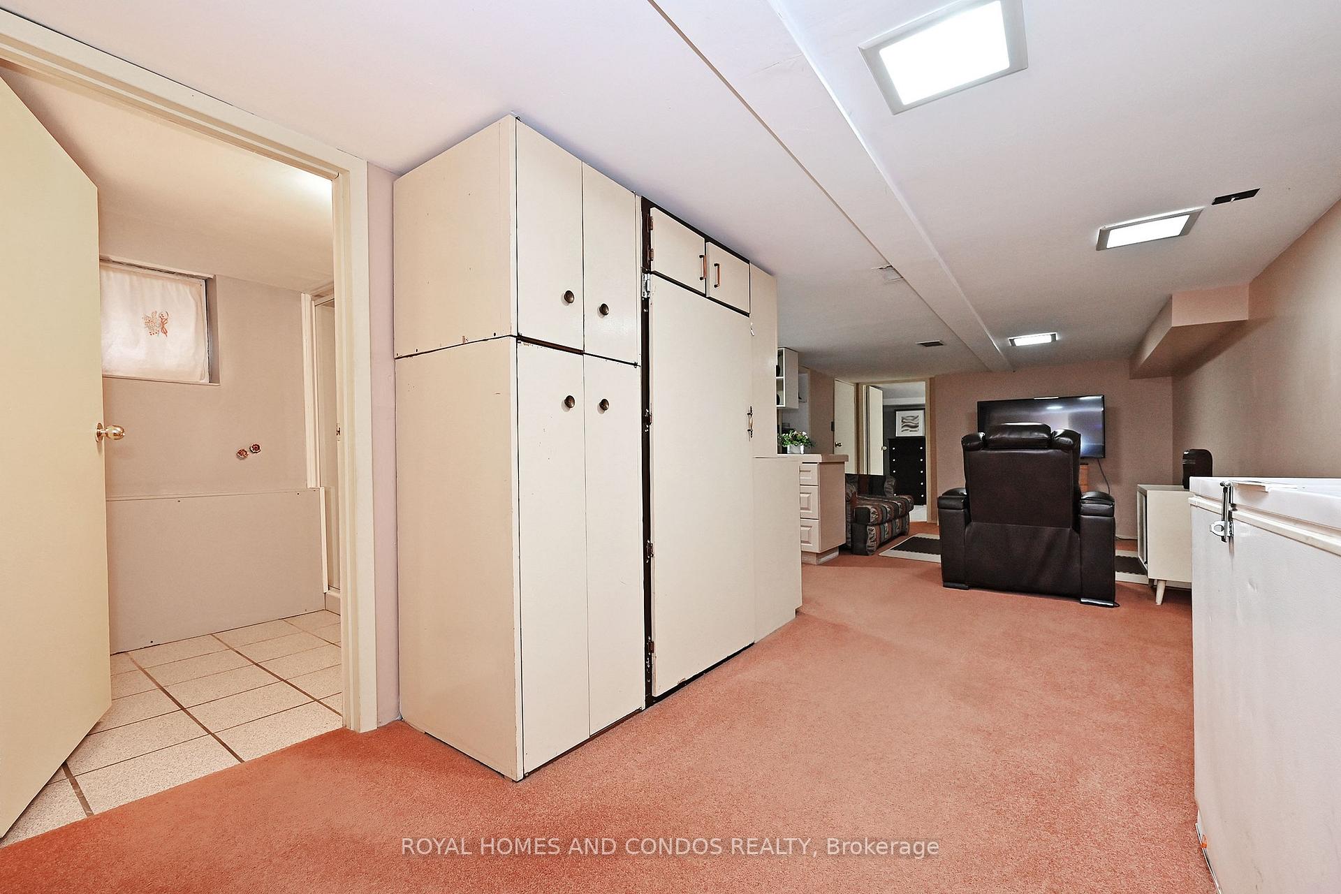 Photo 40 of 125 Dawes Road, Toronto, Crescent Town — HOMEH