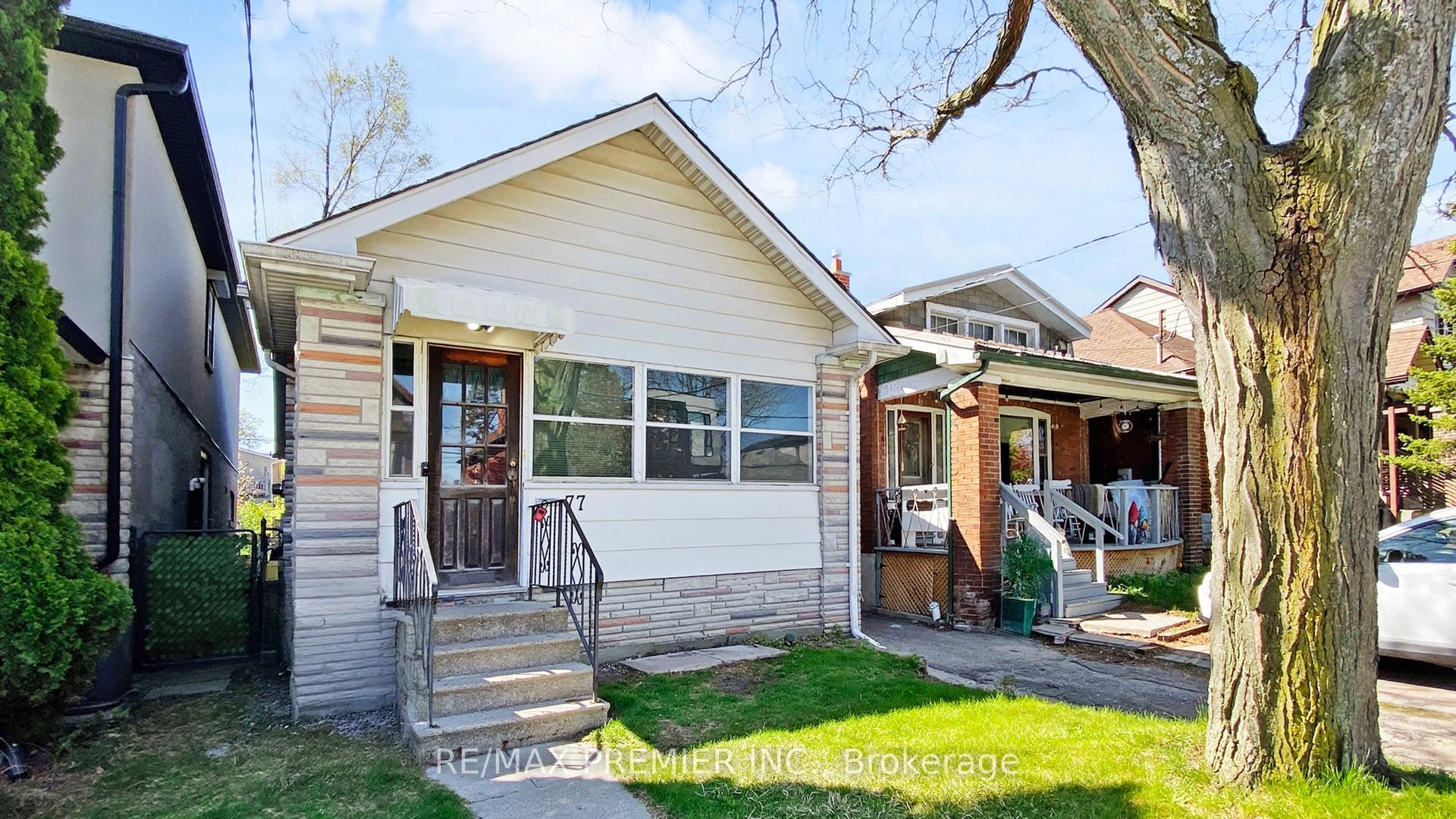 Photo 3 of 77 Gatwick Avenue, Toronto, Woodbine-Lumsden — HOMEH