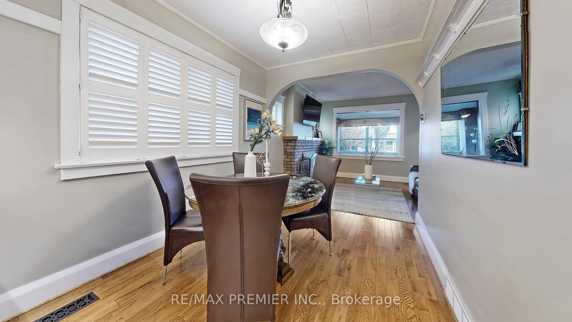 Photo 12 of 77 Gatwick Avenue, Toronto, Woodbine-Lumsden — HOMEH