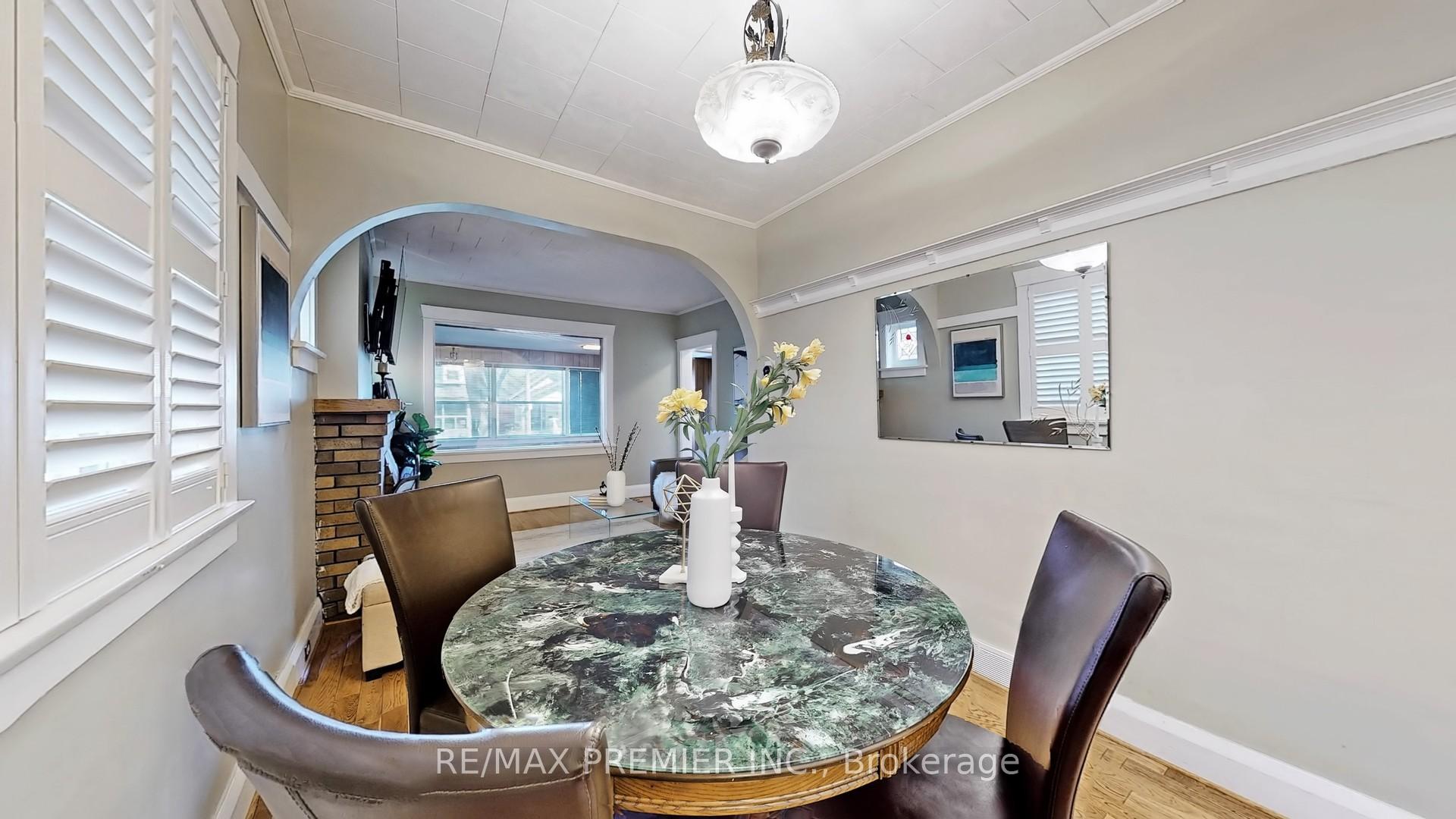 Photo 13 of 77 Gatwick Avenue, Toronto, Woodbine-Lumsden — HOMEH