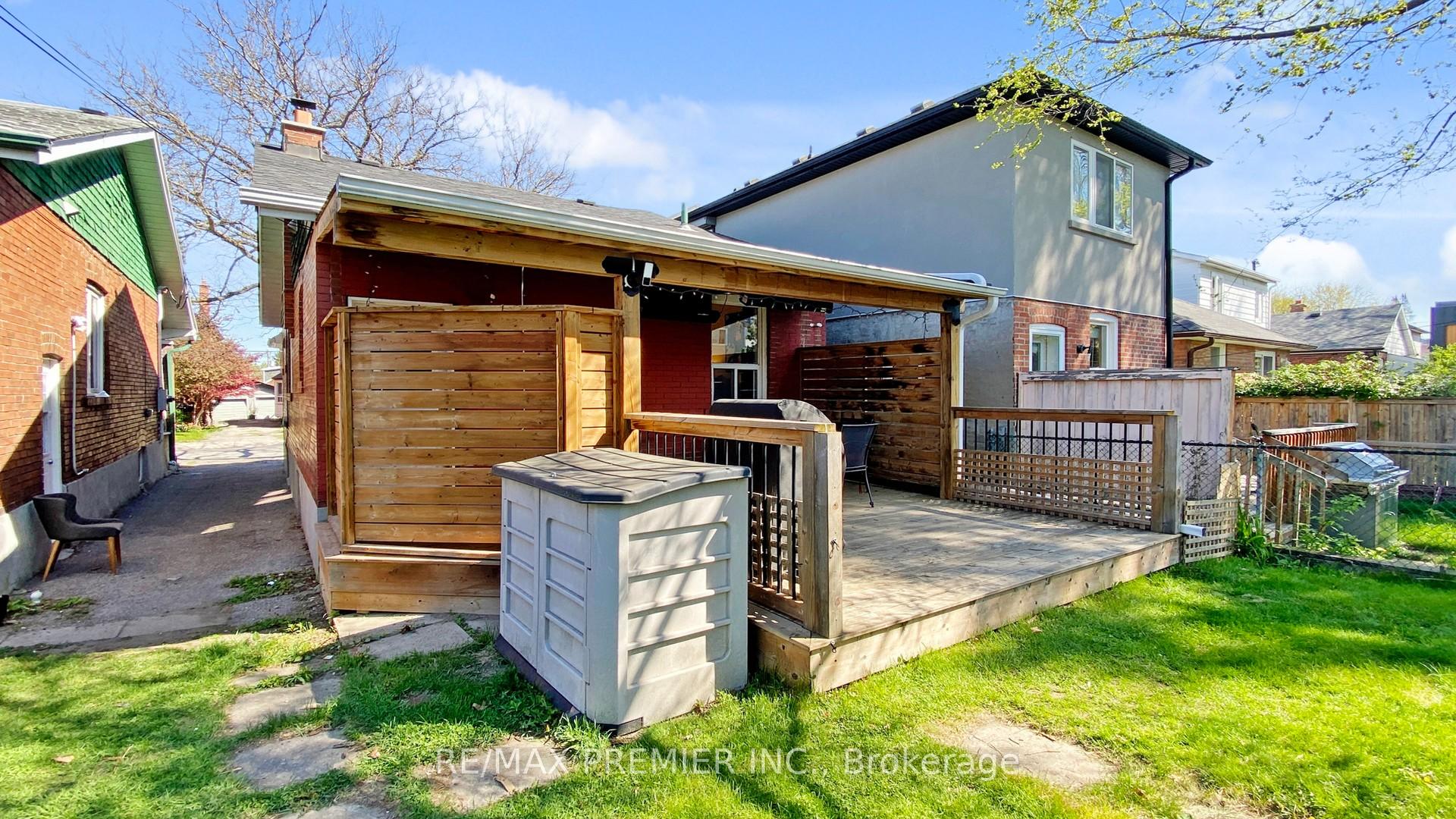 Photo 43 of 77 Gatwick Avenue, Toronto, Woodbine-Lumsden — HOMEH