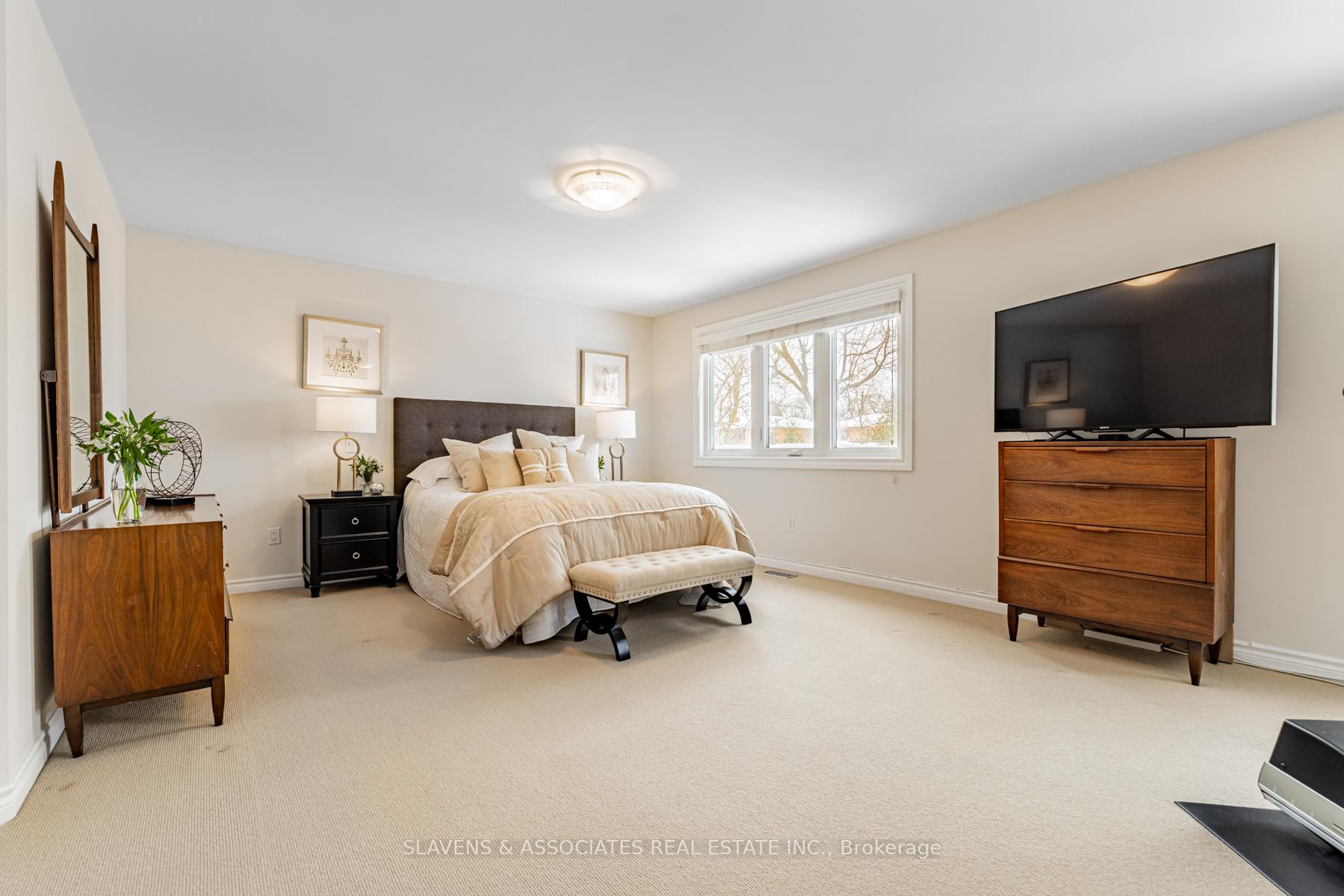 Photo 19 of 602 Glengrove Avenue, Toronto, Englemount-Lawrence — HOMEH