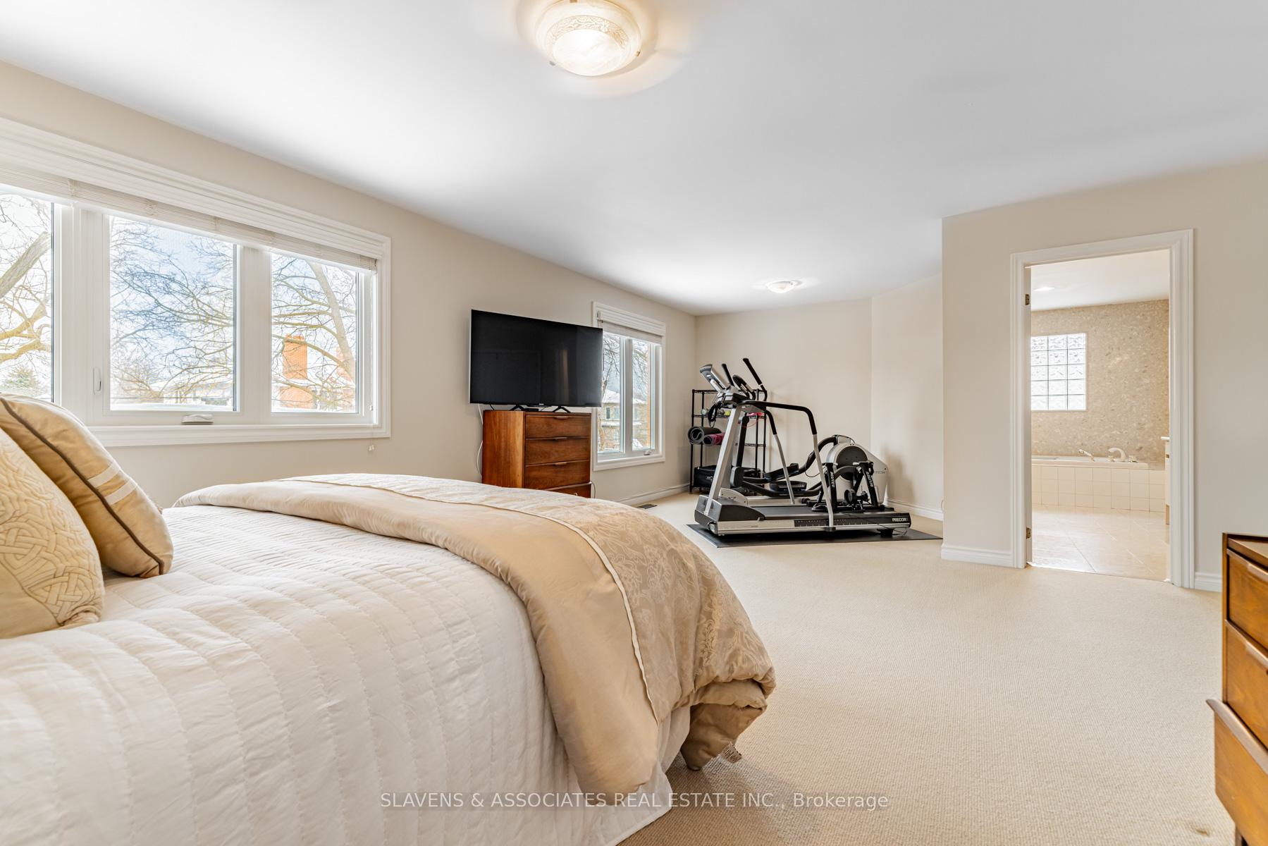 Photo 36 of 602 Glengrove Avenue, Toronto, Englemount-Lawrence — HOMEH