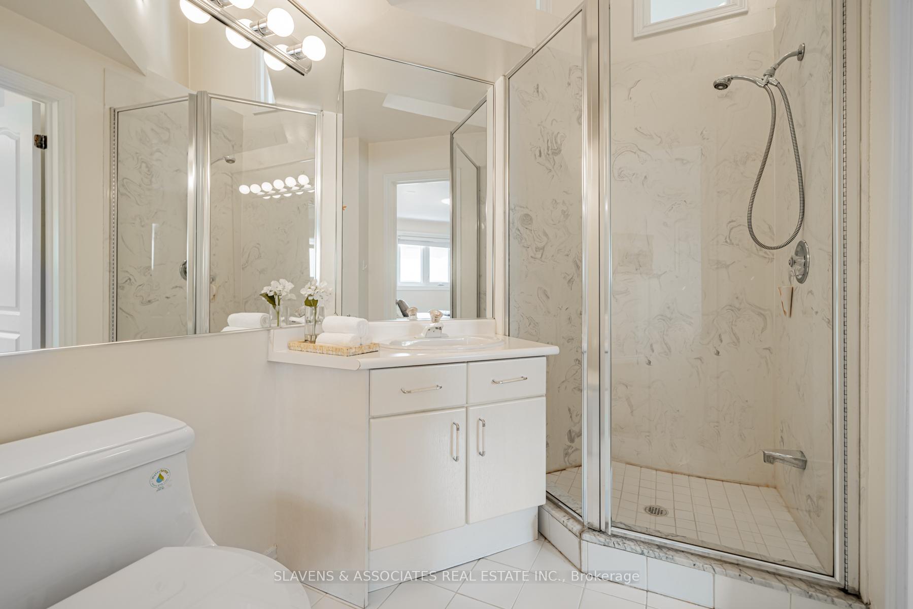 Photo 22 of 602 Glengrove Avenue, Toronto, Englemount-Lawrence — HOMEH