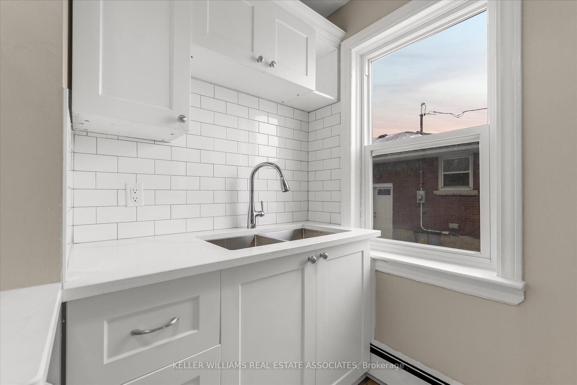 Photo 4 of 180 Pine Street S, Thorold, Thorold Downtown — HOMEH