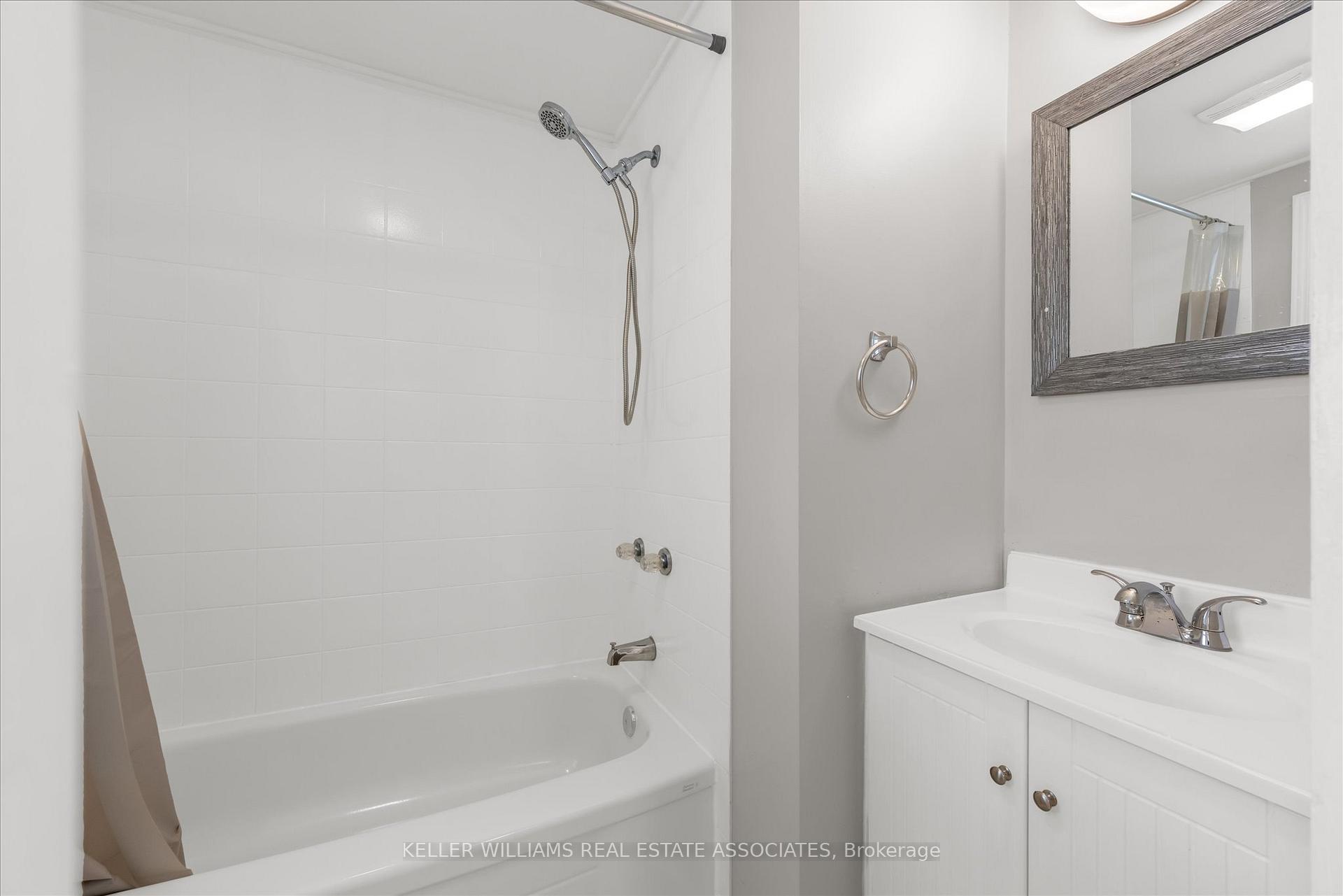 Photo 13 of 180 Pine Street S, Thorold, Thorold Downtown — HOMEH