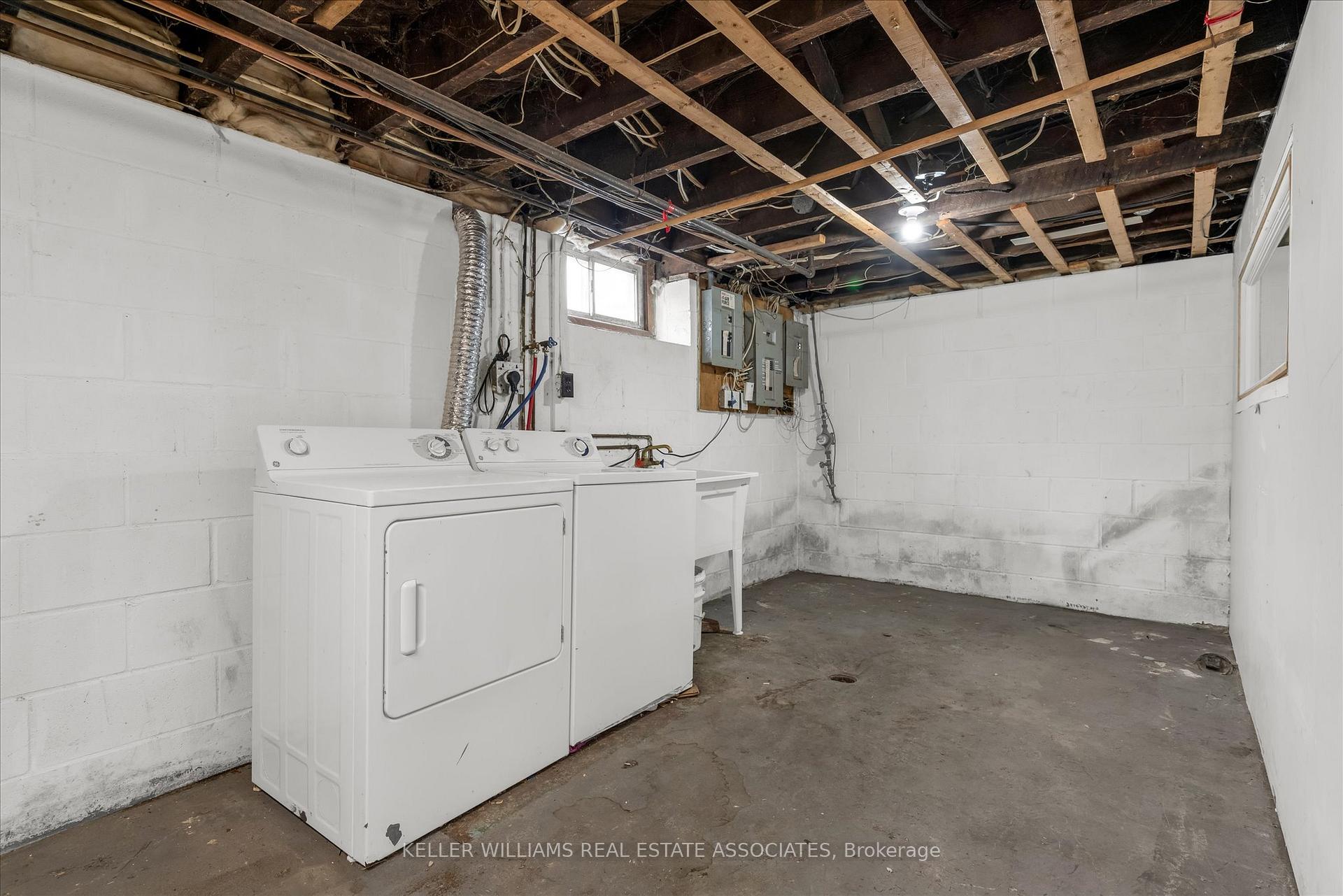 Photo 21 of 180 Pine Street S, Thorold, Thorold Downtown — HOMEH