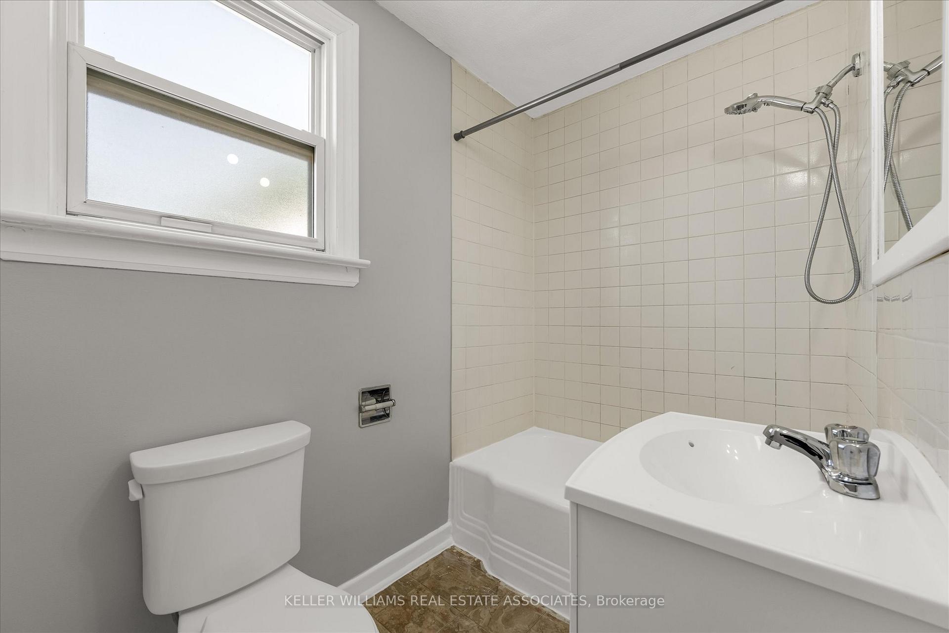 Photo 32 of 180 Pine Street S, Thorold, Thorold Downtown — HOMEH