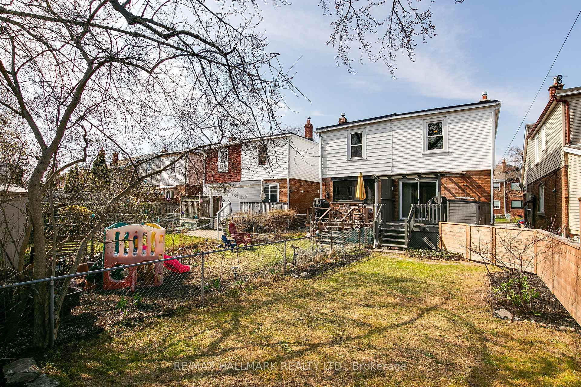 Photo 32 of 105 Queensdale Avenue, Toronto, Danforth — HOMEH