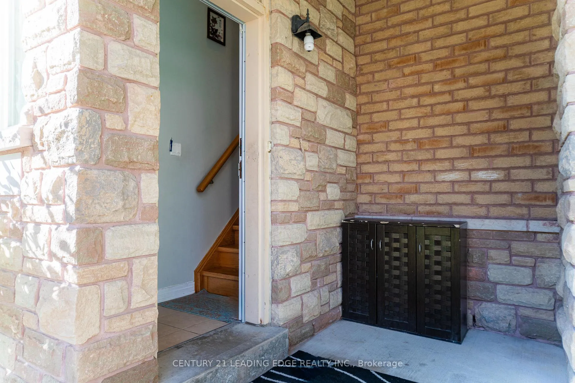 Photo 3 of 5 Dearie Lane, Markham, Milliken Mills East — HOMEH