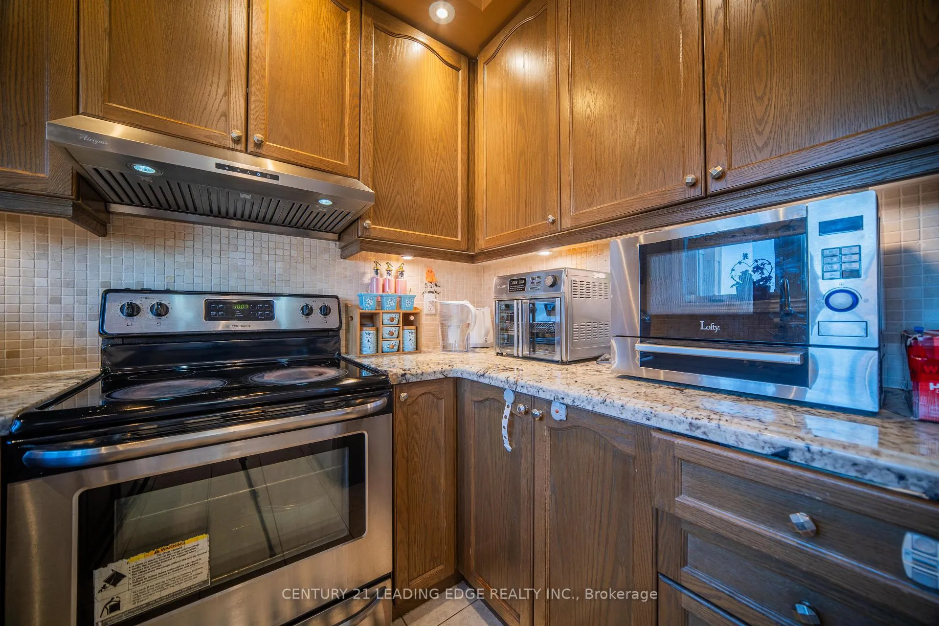 Photo 7 of 5 Dearie Lane, Markham, Milliken Mills East — HOMEH