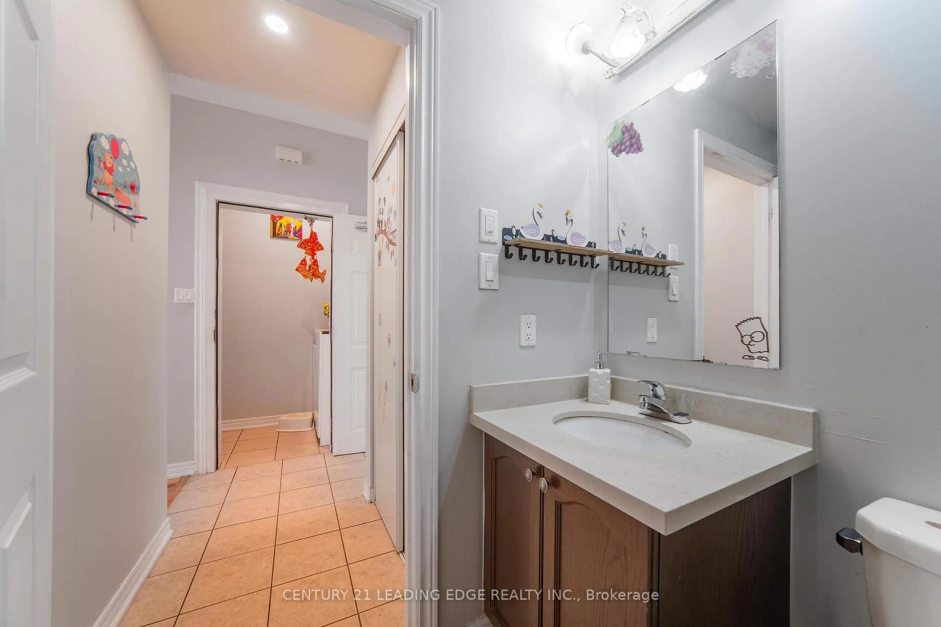 Photo 12 of 5 Dearie Lane, Markham, Milliken Mills East — HOMEH