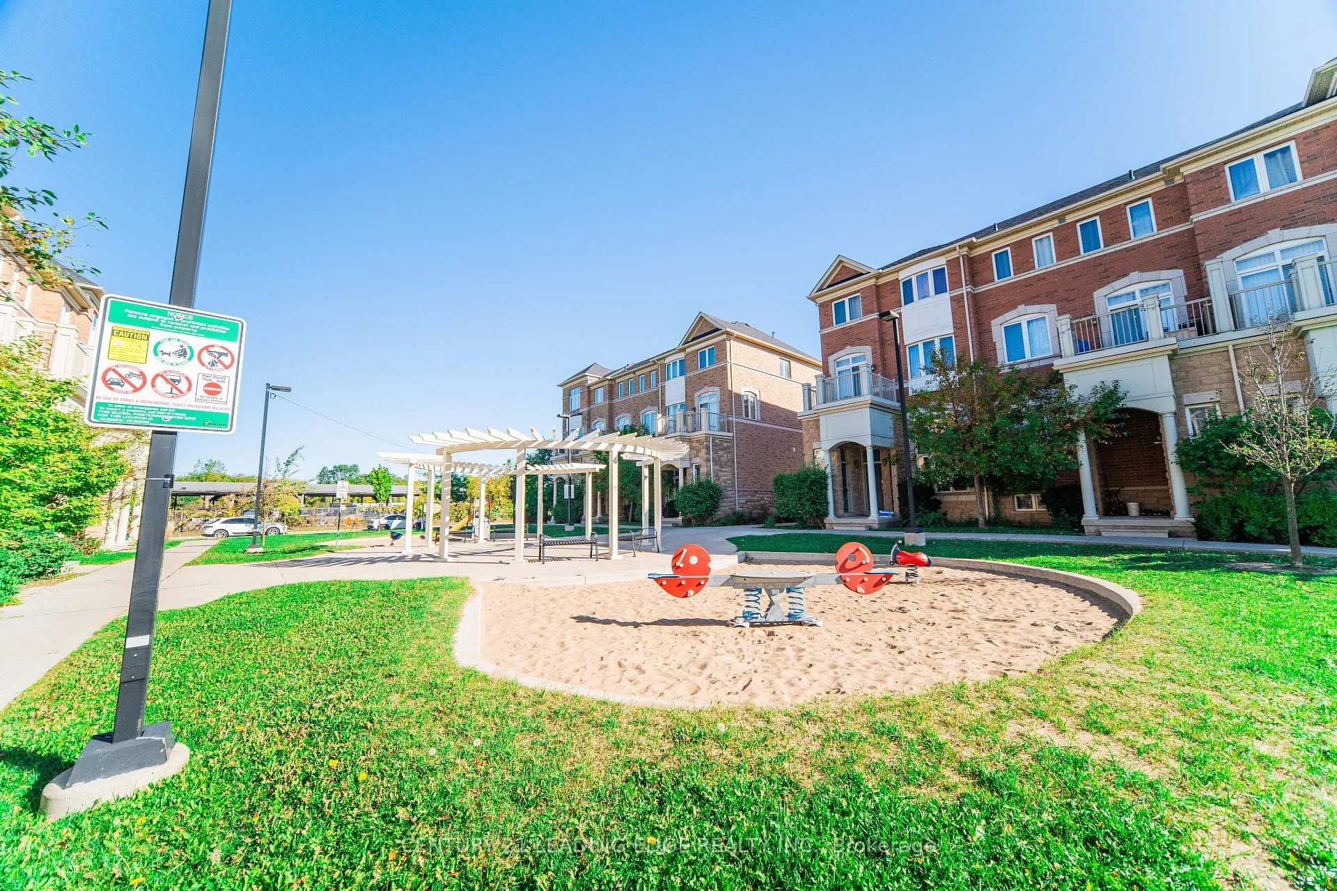 Photo 33 of 5 Dearie Lane, Markham, Milliken Mills East — HOMEH