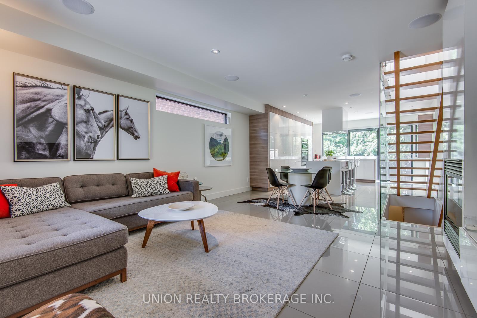 Photo 2 of 30 Hiawatha Road, Toronto, Greenwood-Coxwell — HOMEH