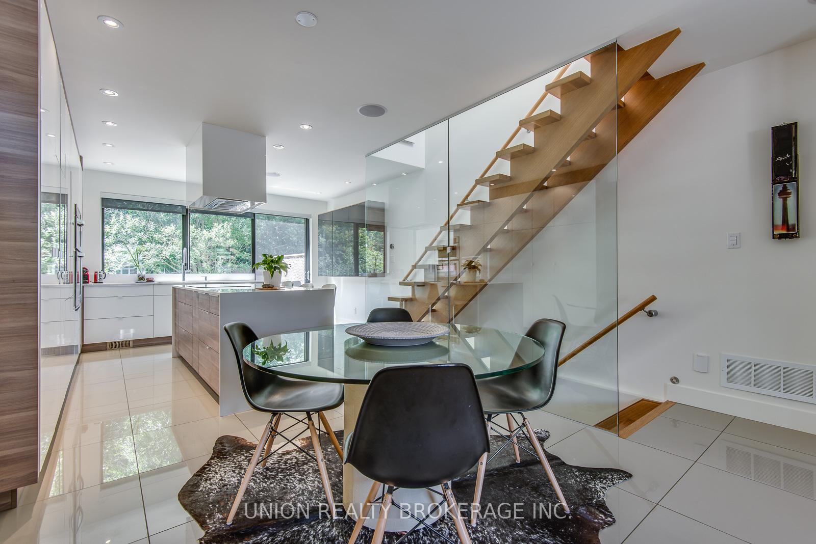 Photo 8 of 30 Hiawatha Road, Toronto, Greenwood-Coxwell — HOMEH