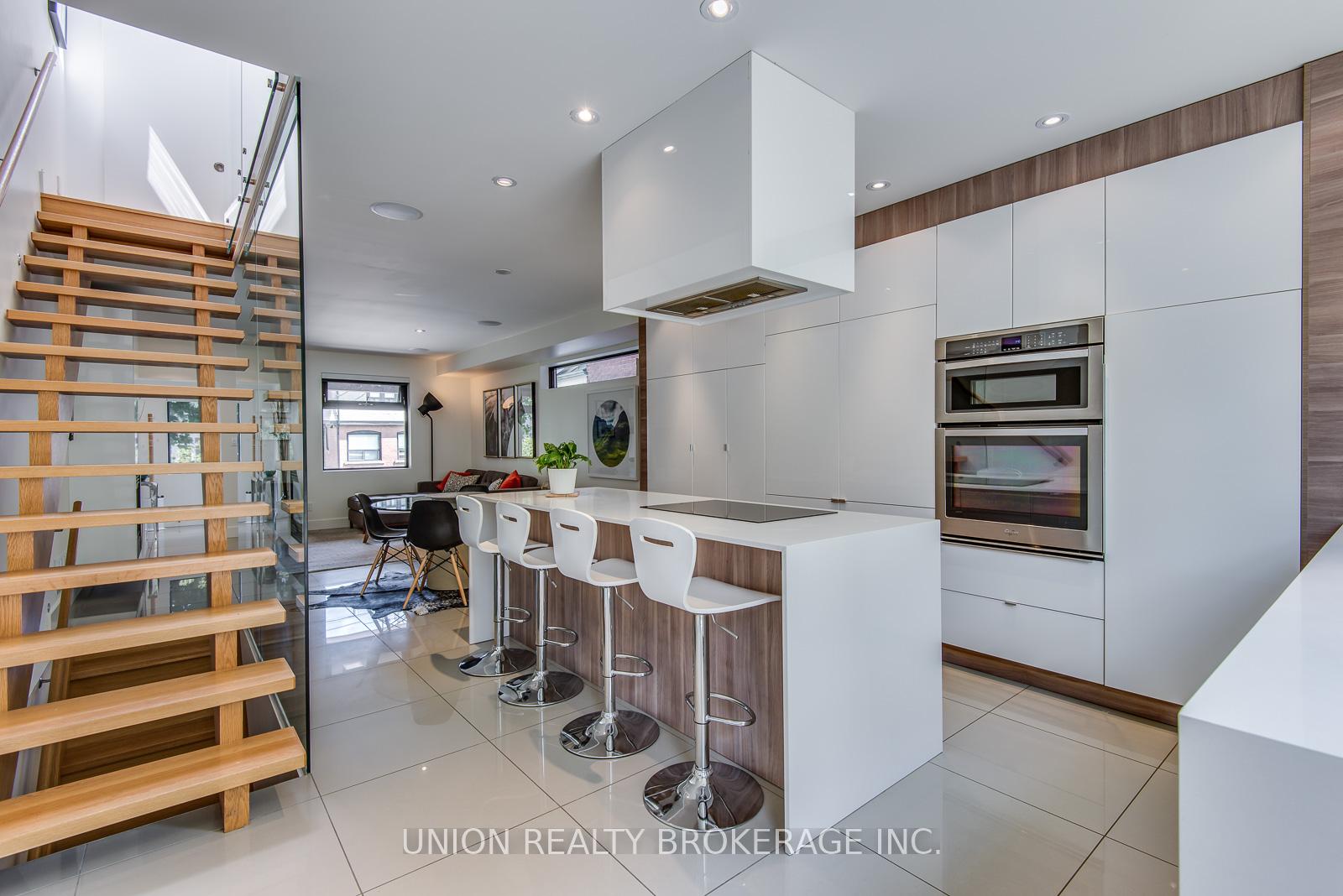 Photo 11 of 30 Hiawatha Road, Toronto, Greenwood-Coxwell — HOMEH