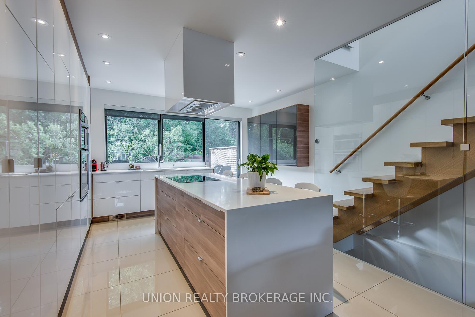 Photo 12 of 30 Hiawatha Road, Toronto, Greenwood-Coxwell — HOMEH