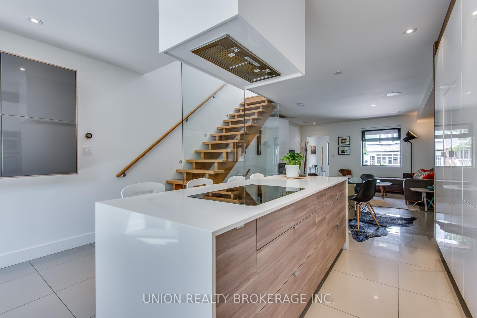 Photo 13 of 30 Hiawatha Road, Toronto, Greenwood-Coxwell — HOMEH