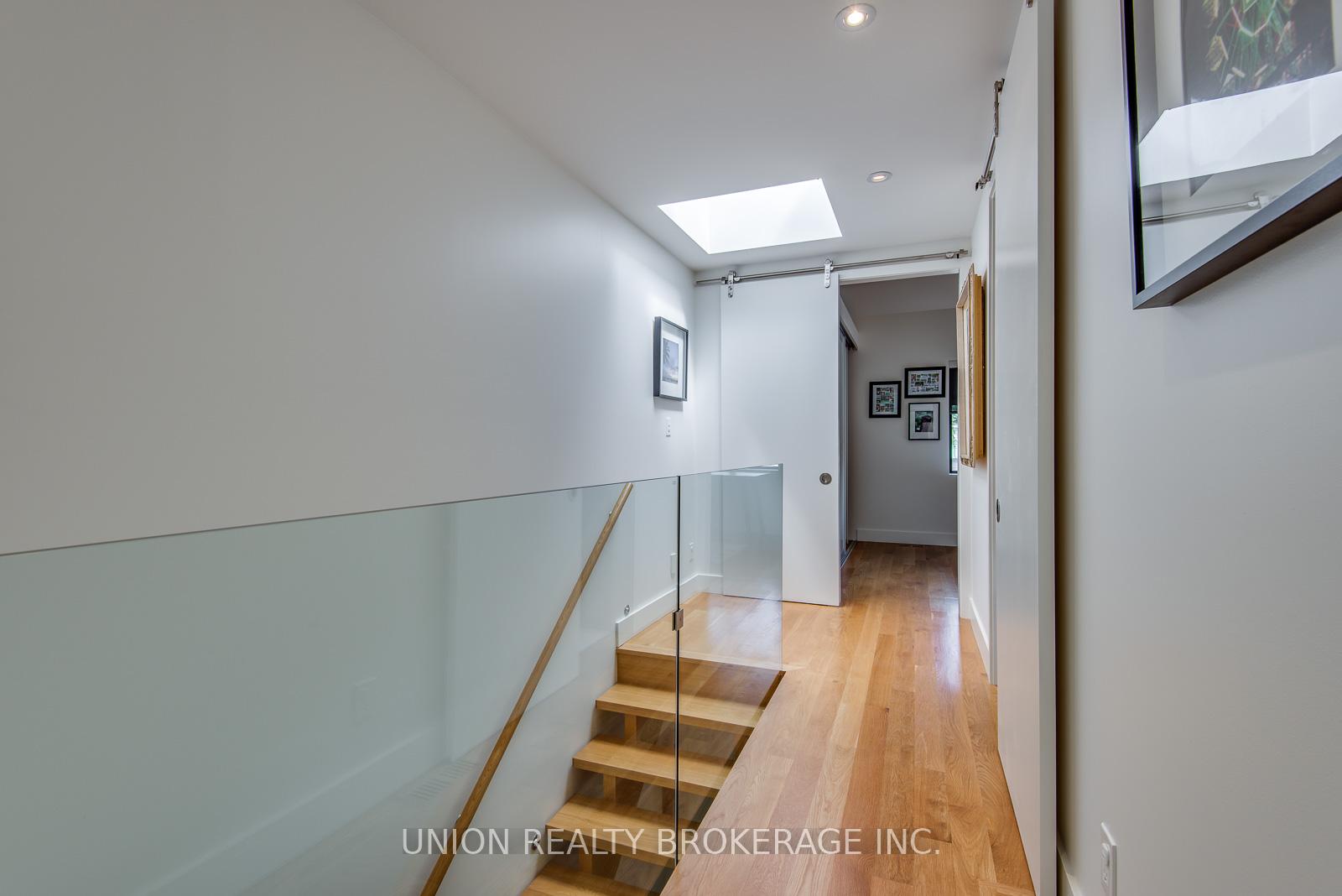 Photo 14 of 30 Hiawatha Road, Toronto, Greenwood-Coxwell — HOMEH