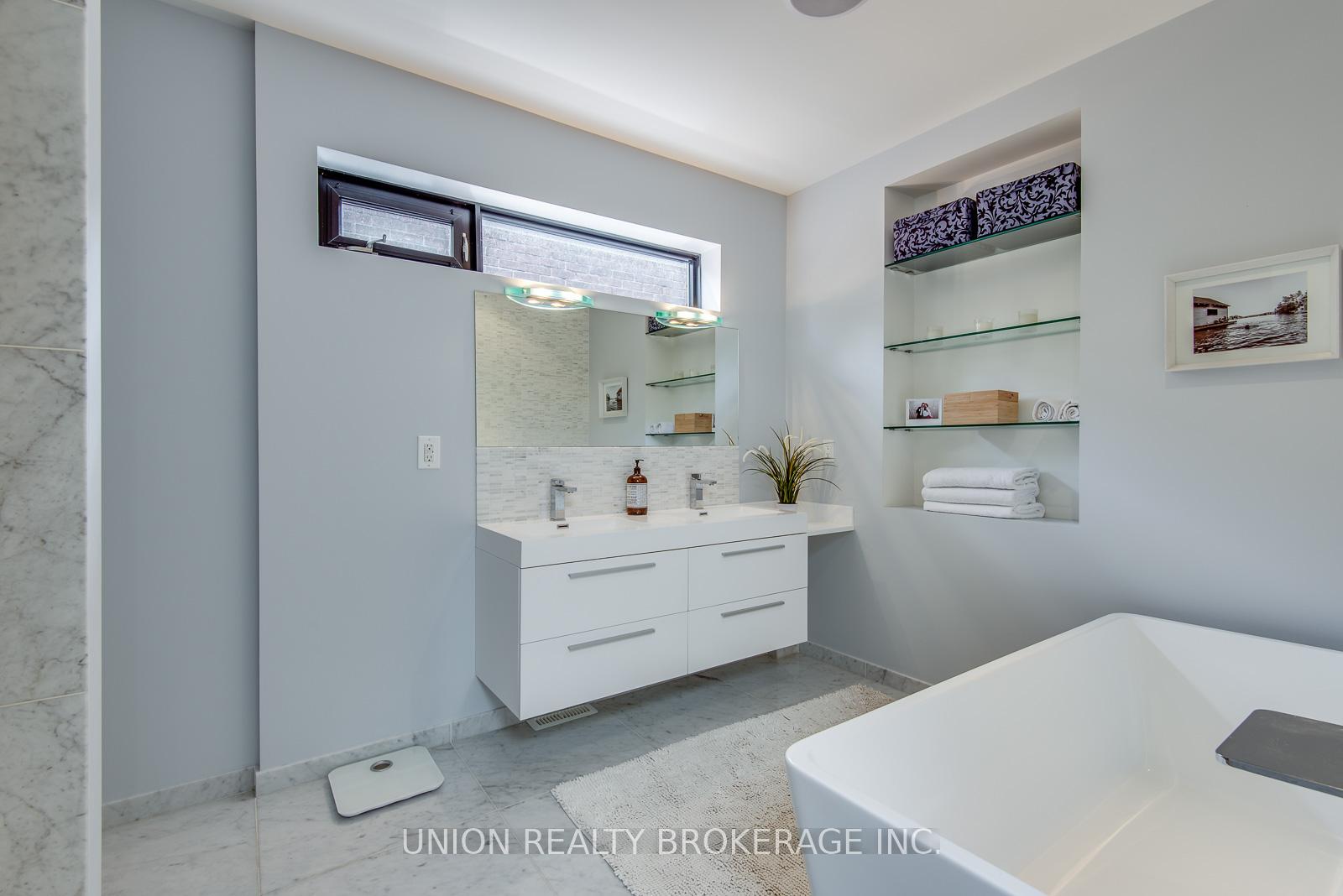 Photo 21 of 30 Hiawatha Road, Toronto, Greenwood-Coxwell — HOMEH