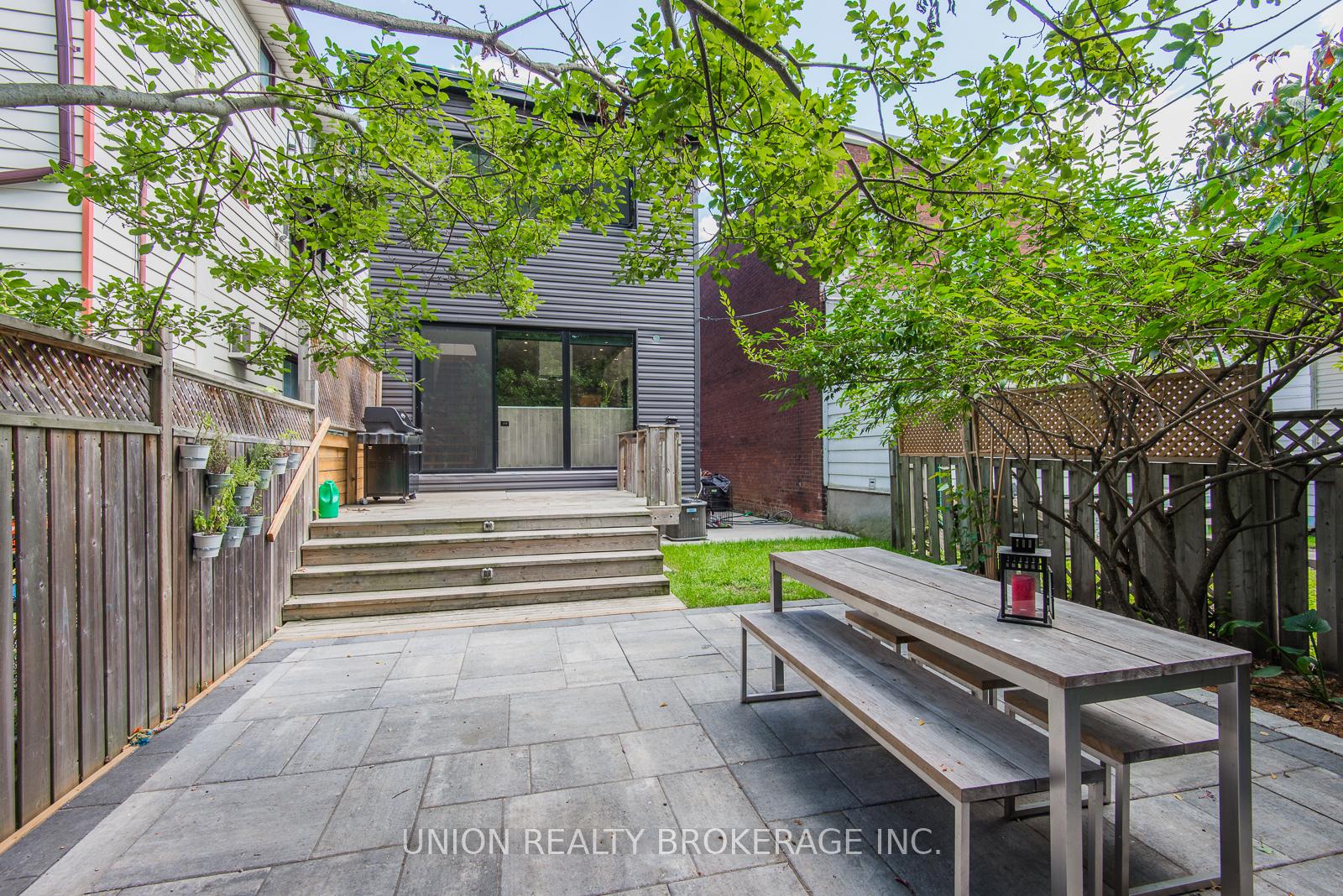 Photo 35 of 30 Hiawatha Road, Toronto, Greenwood-Coxwell — HOMEH