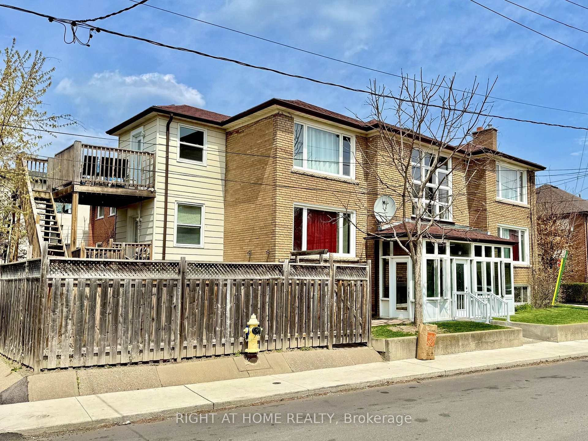Photo 4 of 20 Belvidere Avenue, Toronto, Humewood-Cedarvale — HOMEH