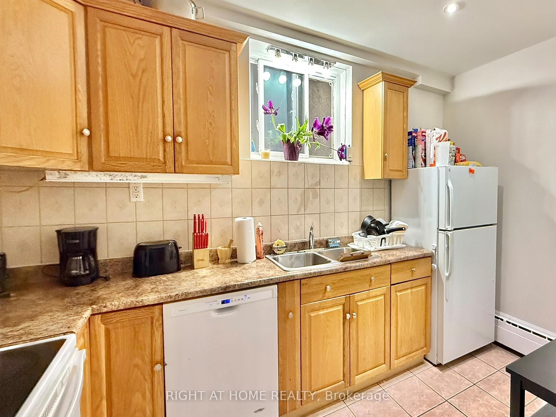 Photo 12 of 20 Belvidere Avenue, Toronto, Humewood-Cedarvale — HOMEH