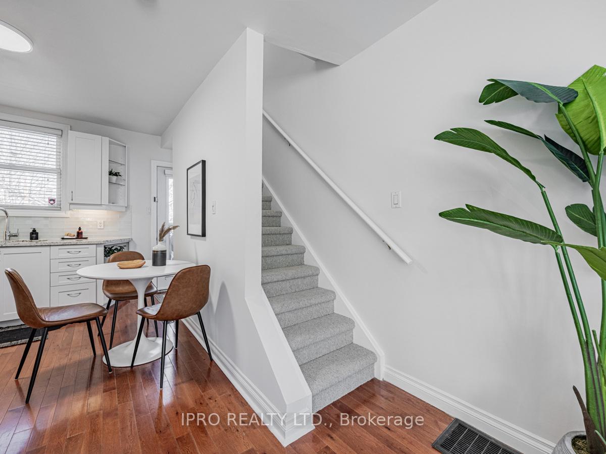 Photo 11 of 22 Queensdale Avenue, Toronto, Danforth Village-East York — HOMEH