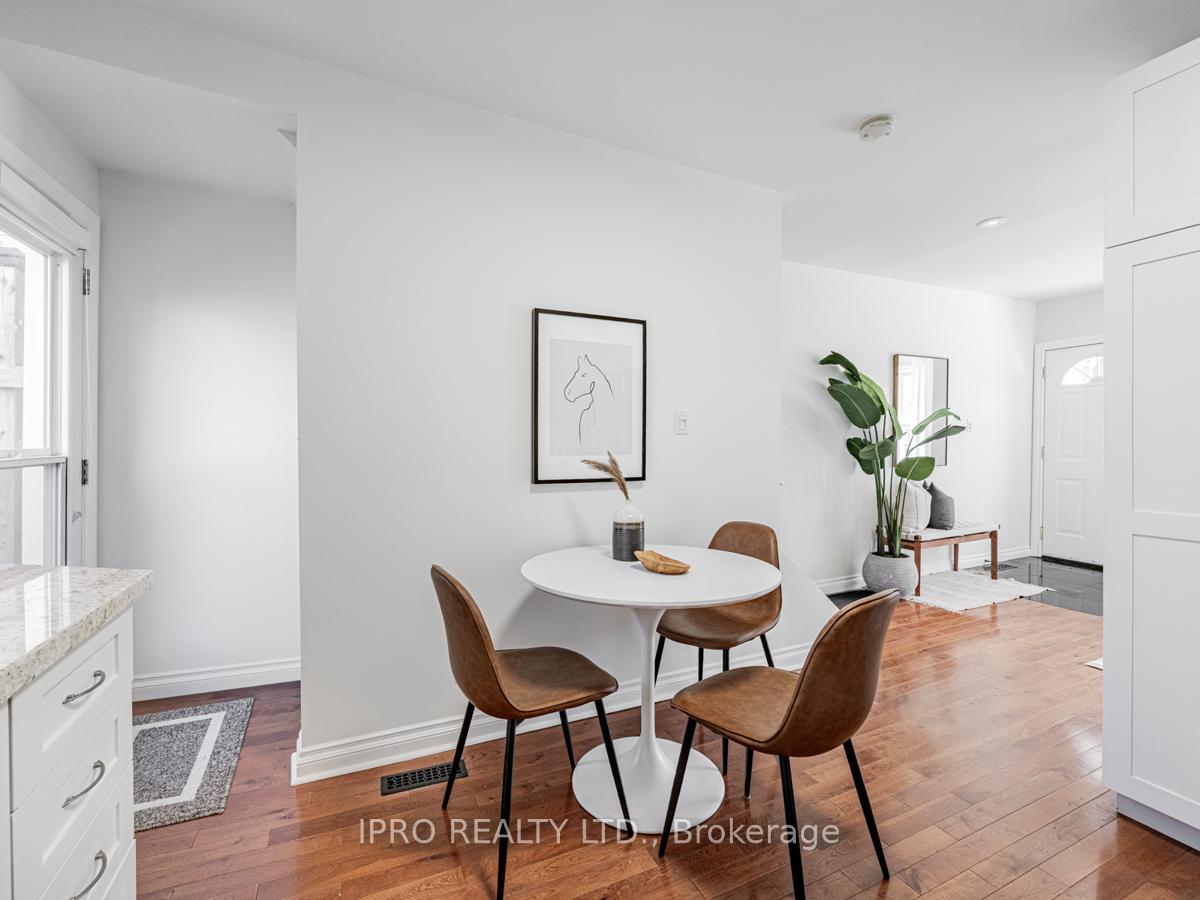 Photo 15 of 22 Queensdale Avenue, Toronto, Danforth Village-East York — HOMEH