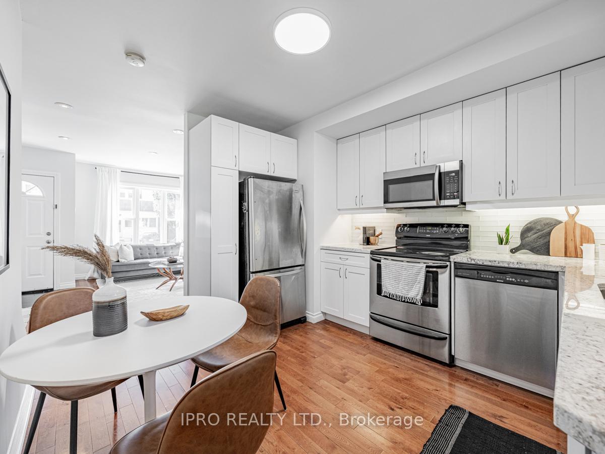 Photo 16 of 22 Queensdale Avenue, Toronto, Danforth Village-East York — HOMEH