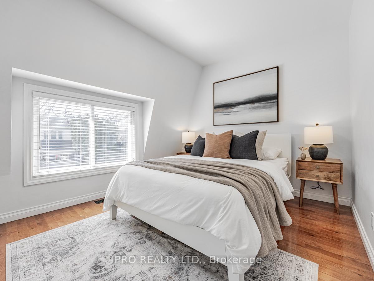 Photo 21 of 22 Queensdale Avenue, Toronto, Danforth Village-East York — HOMEH