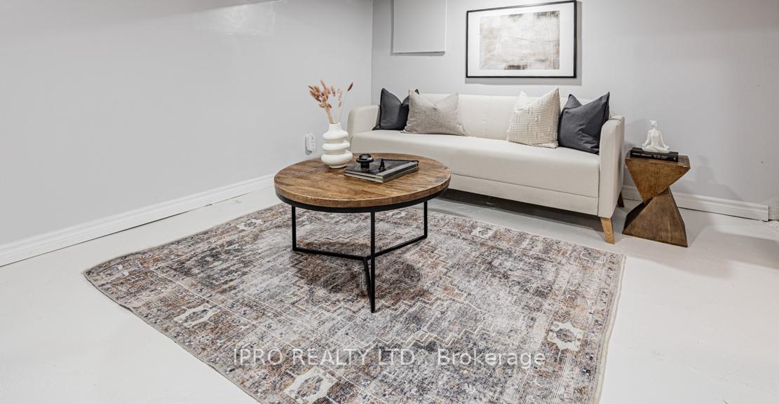 Photo 26 of 22 Queensdale Avenue, Toronto, Danforth Village-East York — HOMEH